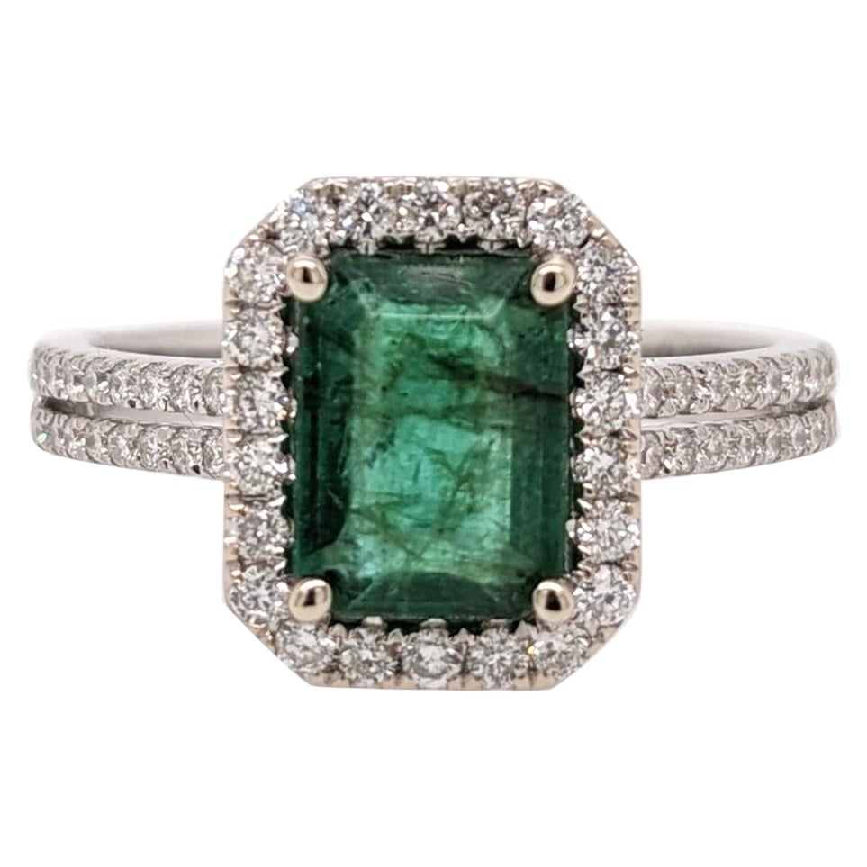 Bague émeraude de 1,27 carat avec halo de diamants naturels en or blanc 14 carats taille émeraude de 8 x 6 mm