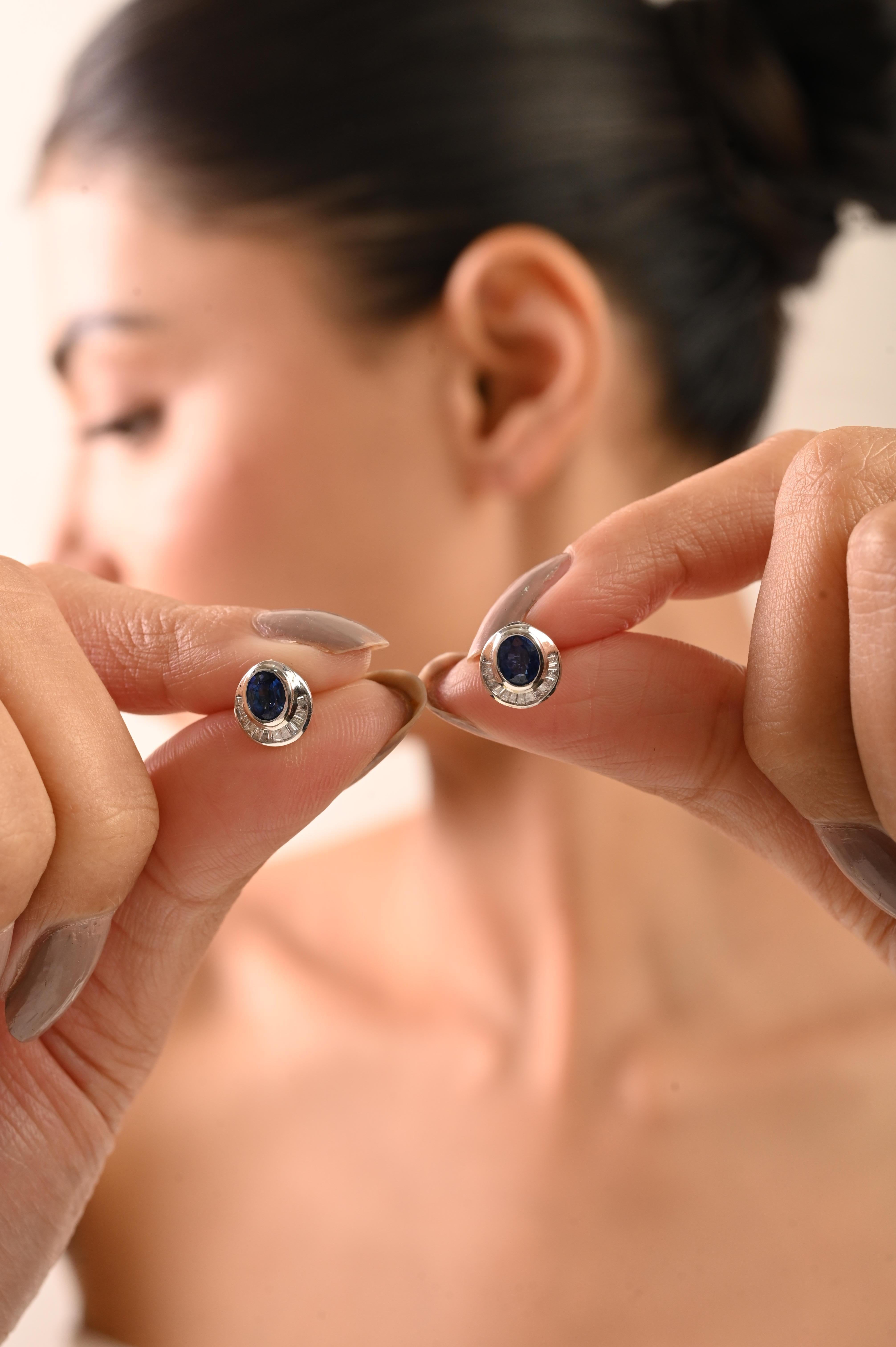 1.27Ct Boucles d'oreilles saphir bleu naturel avec diamants baguette Or blanc 14K Pour femmes en vente