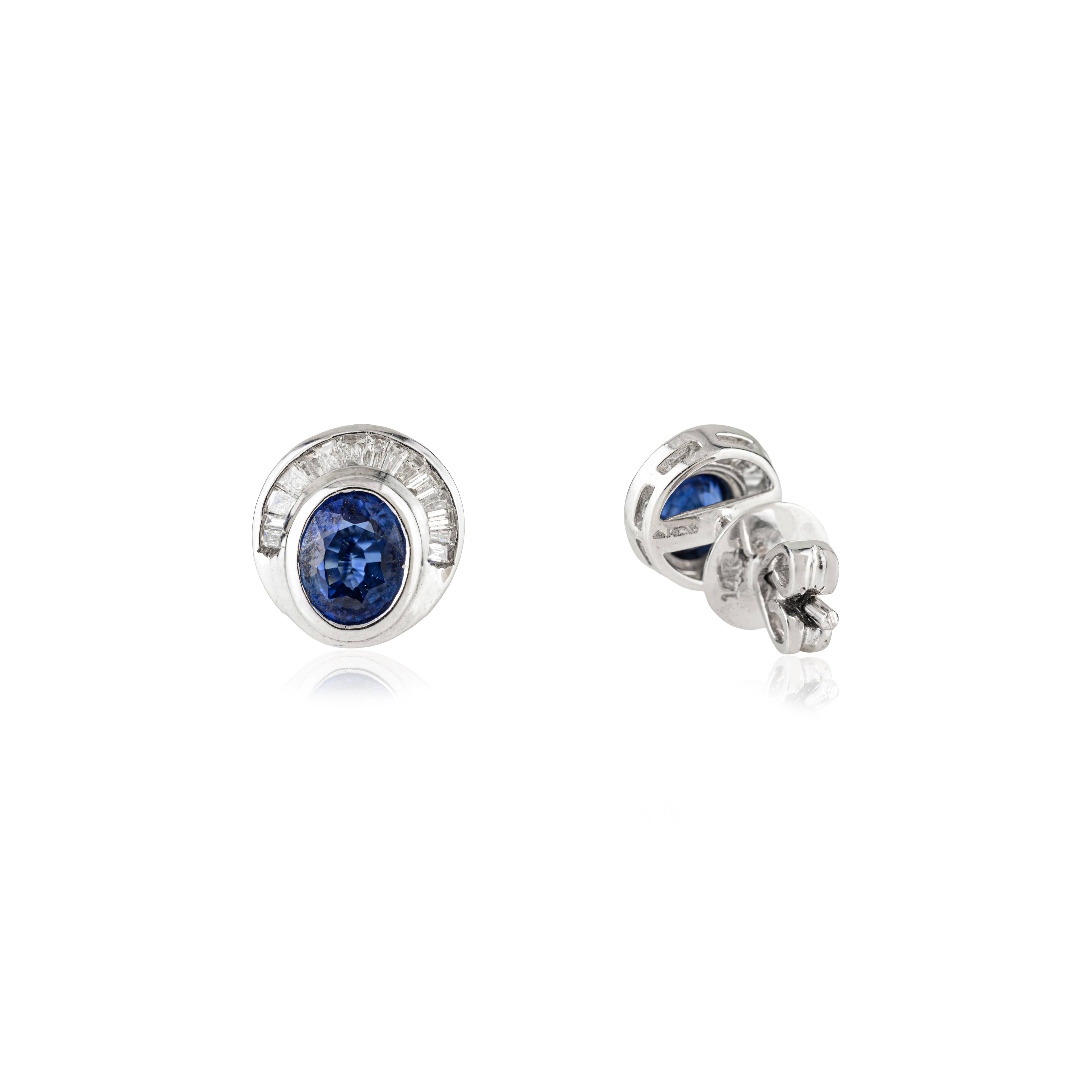 1.27Ct Boucles d'oreilles saphir bleu naturel avec diamants baguette Or blanc 14K en vente 1