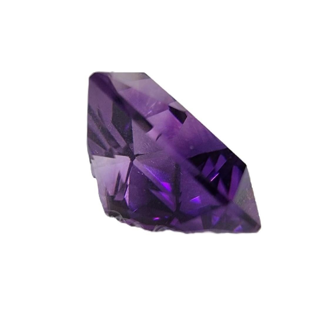 12.7ct Triangular Cut Amethyst Loose Gemstone  For Sale 4
