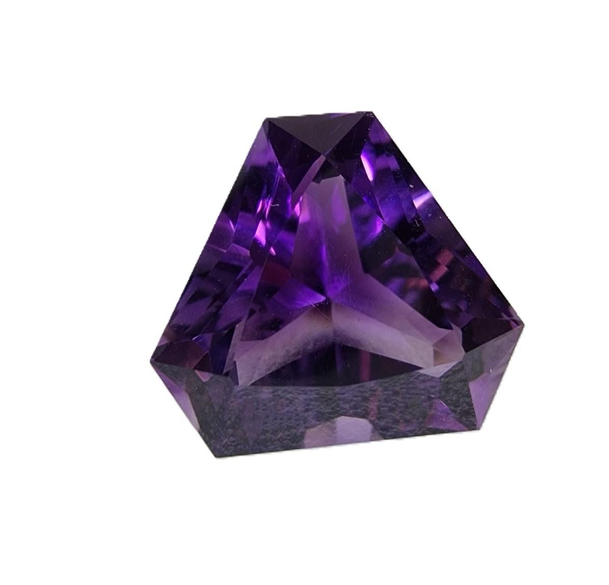 12.7ct Triangular Cut Amethyst Loose Gemstone  In New Condition For Sale In Sheridan, WY