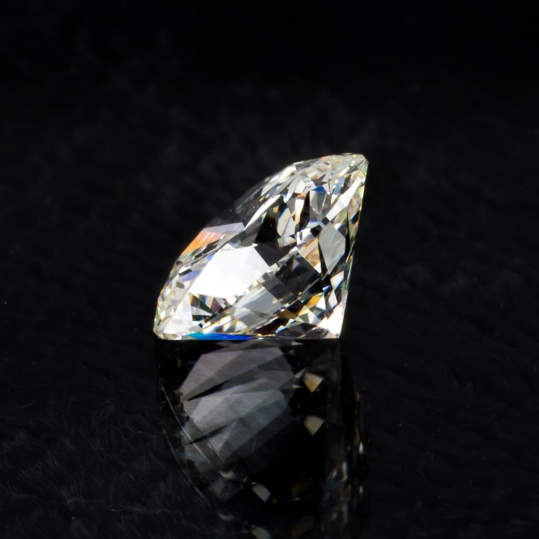 Modern 1.28 Carat Loose J / SI2 Round Brilliant Cut Diamond GIA Certified For Sale
