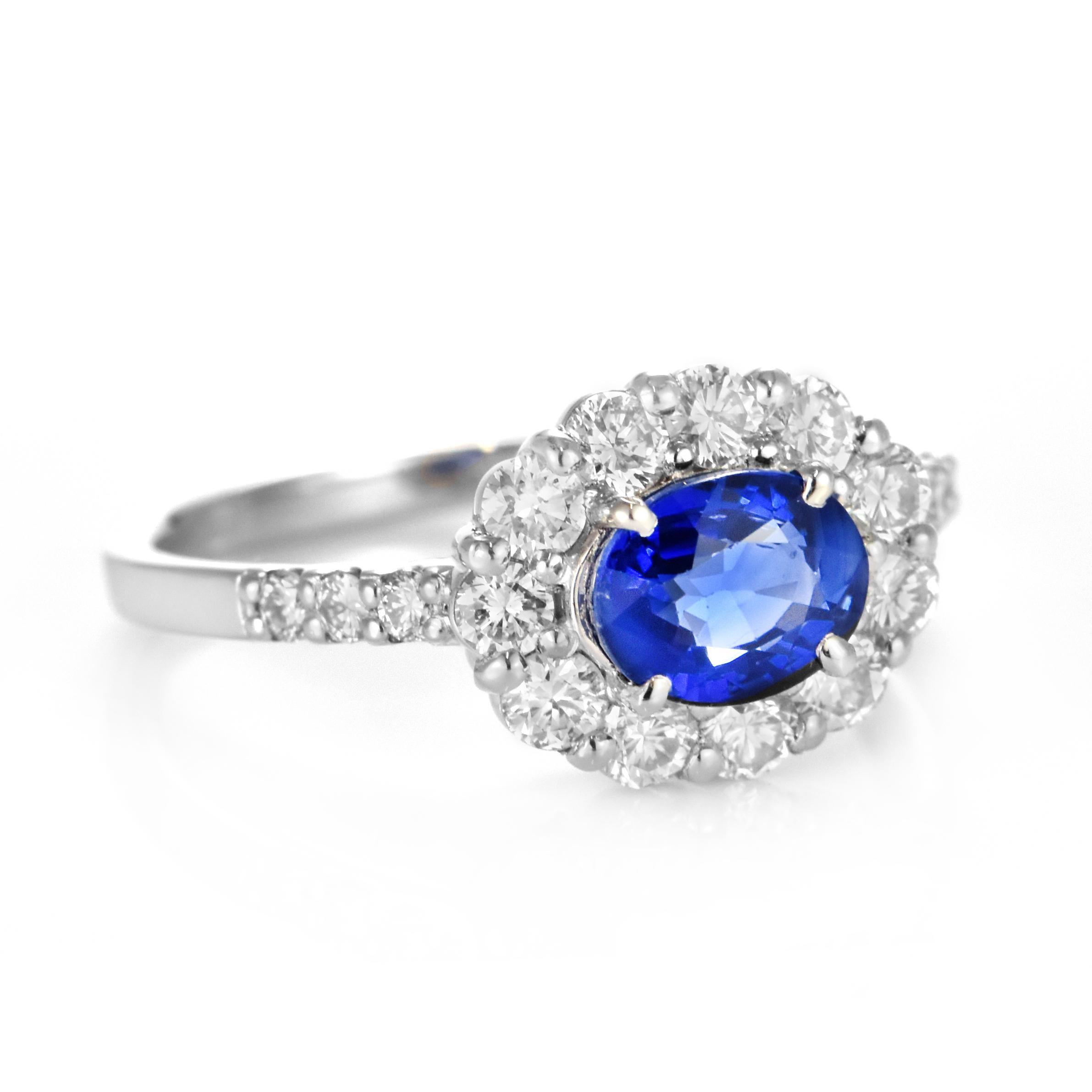 1.28 Carat Natural Sapphire and Diamond Ring Made in Platinum For Sale 2
