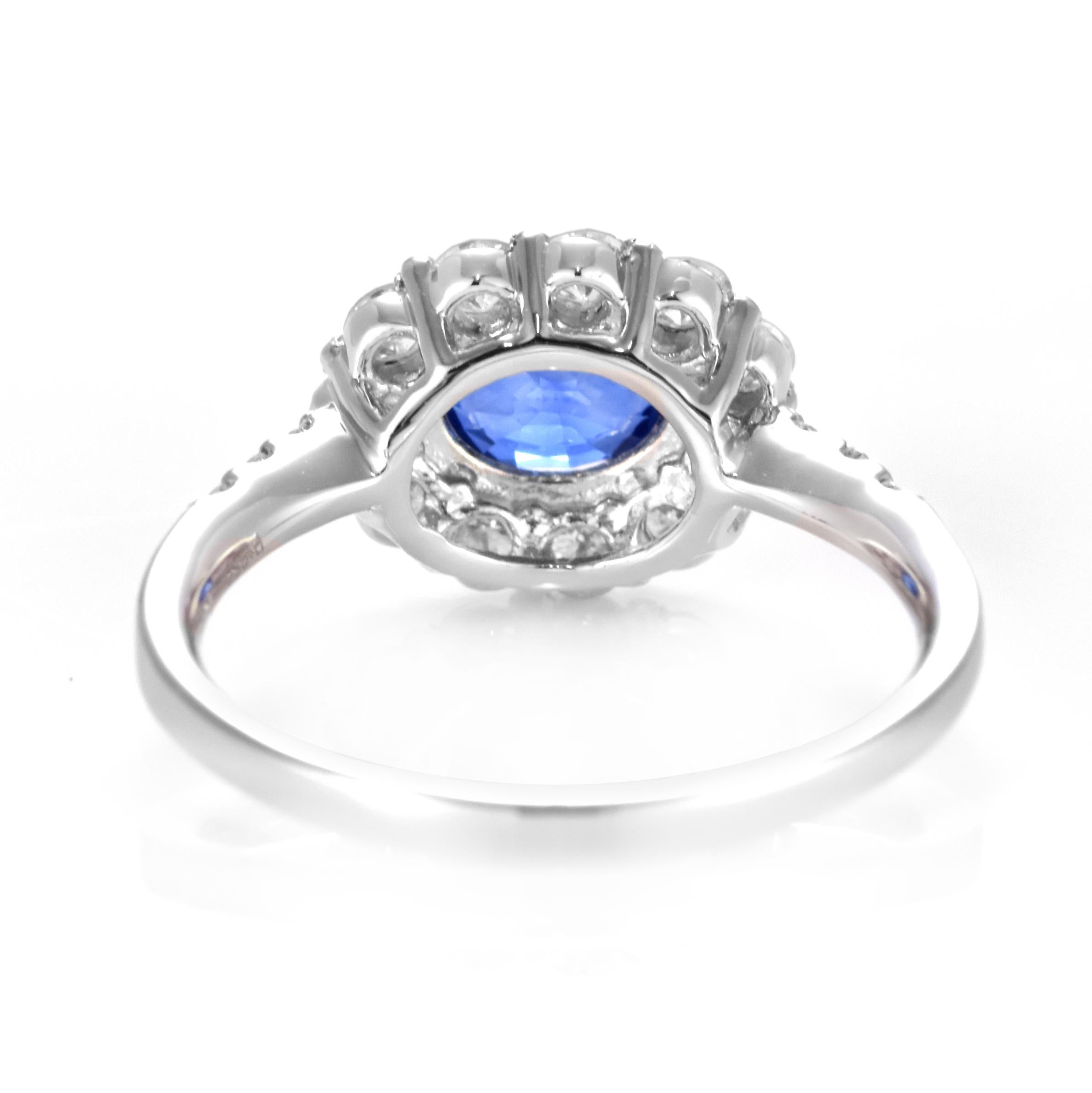 1.28 Carat Natural Sapphire and Diamond Ring Made in Platinum For Sale 3