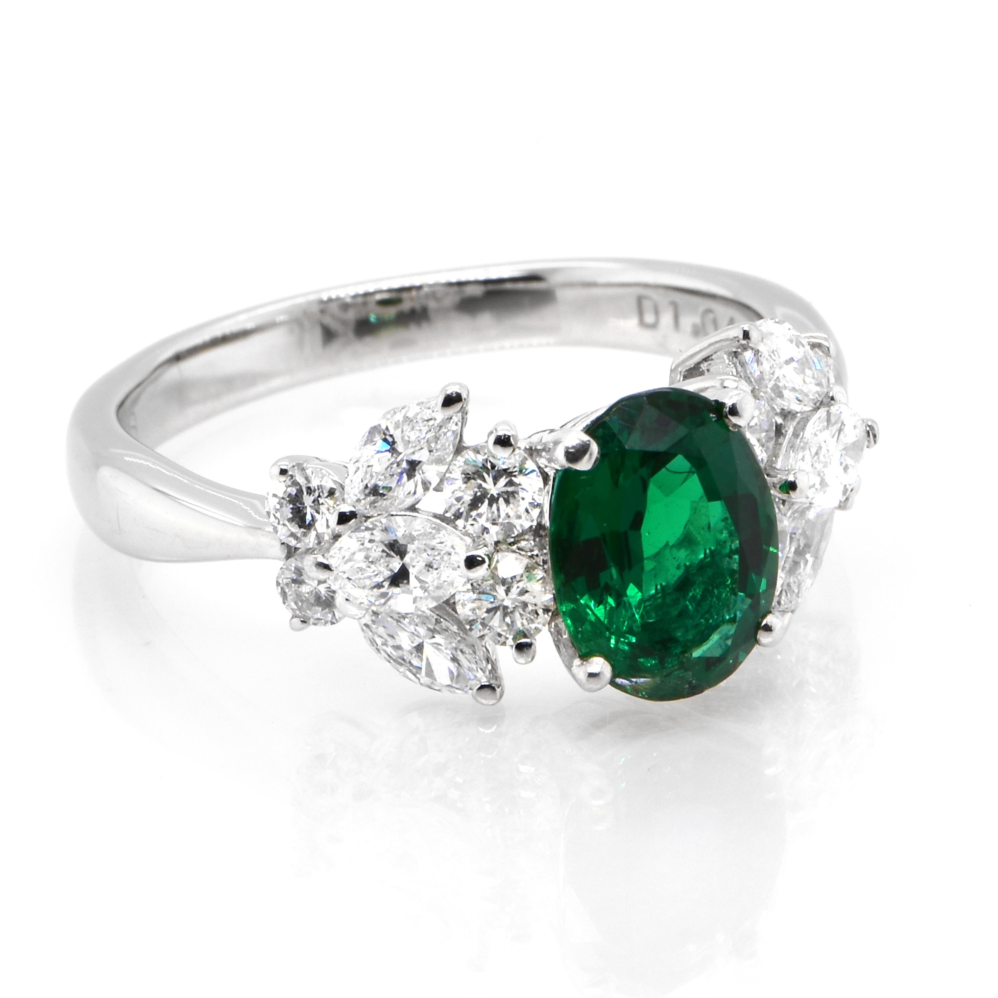 Modern 1.28 Carat Natural Vivid Green Emerald and Diamond Ring Made in Platinum For Sale