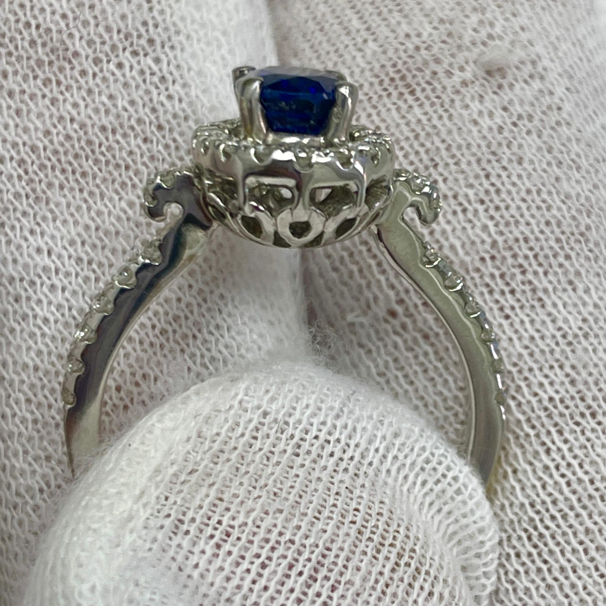 Oval Cut 1.28 Carat Oval Sapphire & Diamond White Gold Ring For Sale