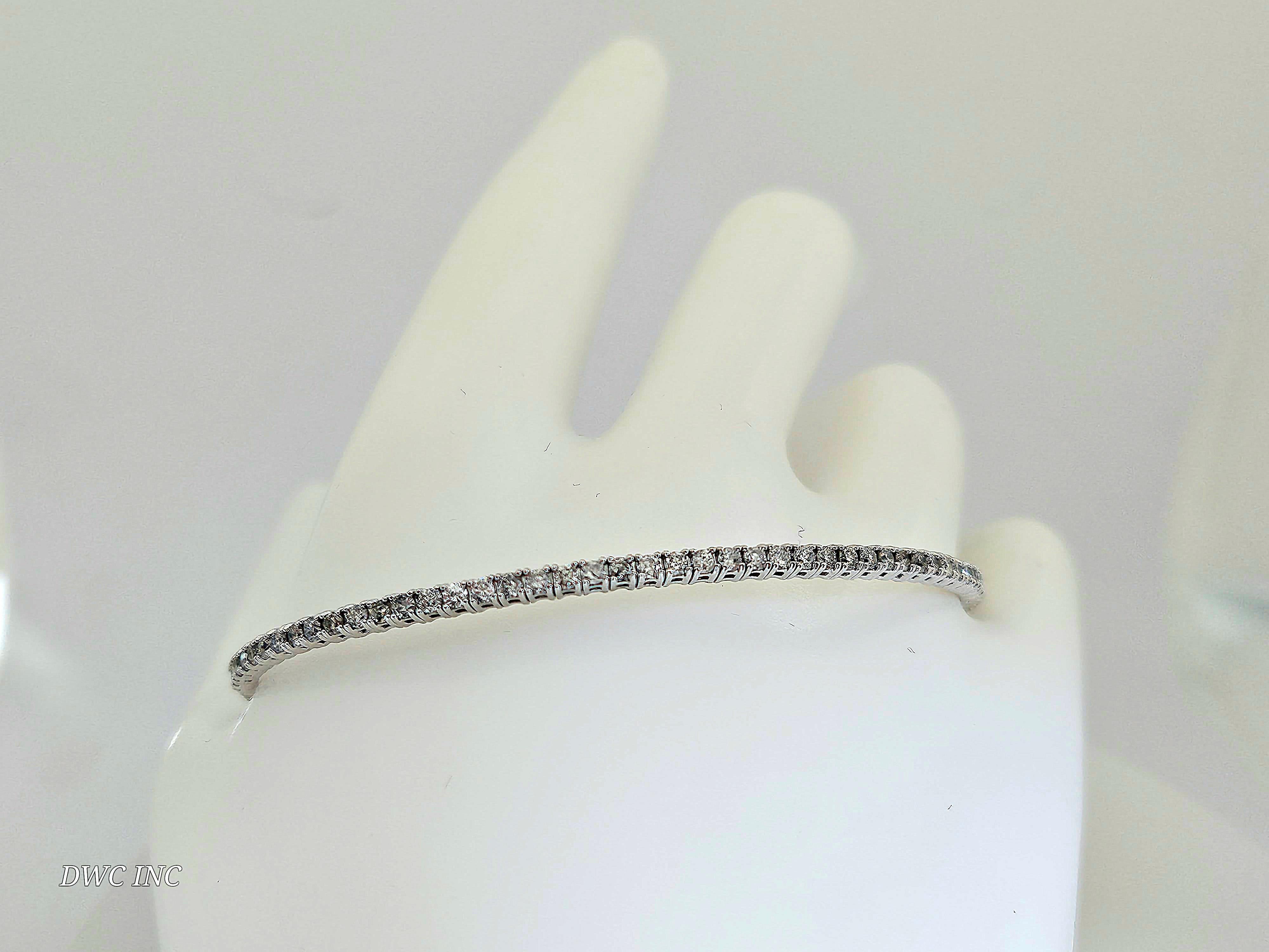 1.28 Carat Round Brilliant Cut Diamond Mini bangle Bracelet 14 Karat White Gold In New Condition For Sale In Great Neck, NY