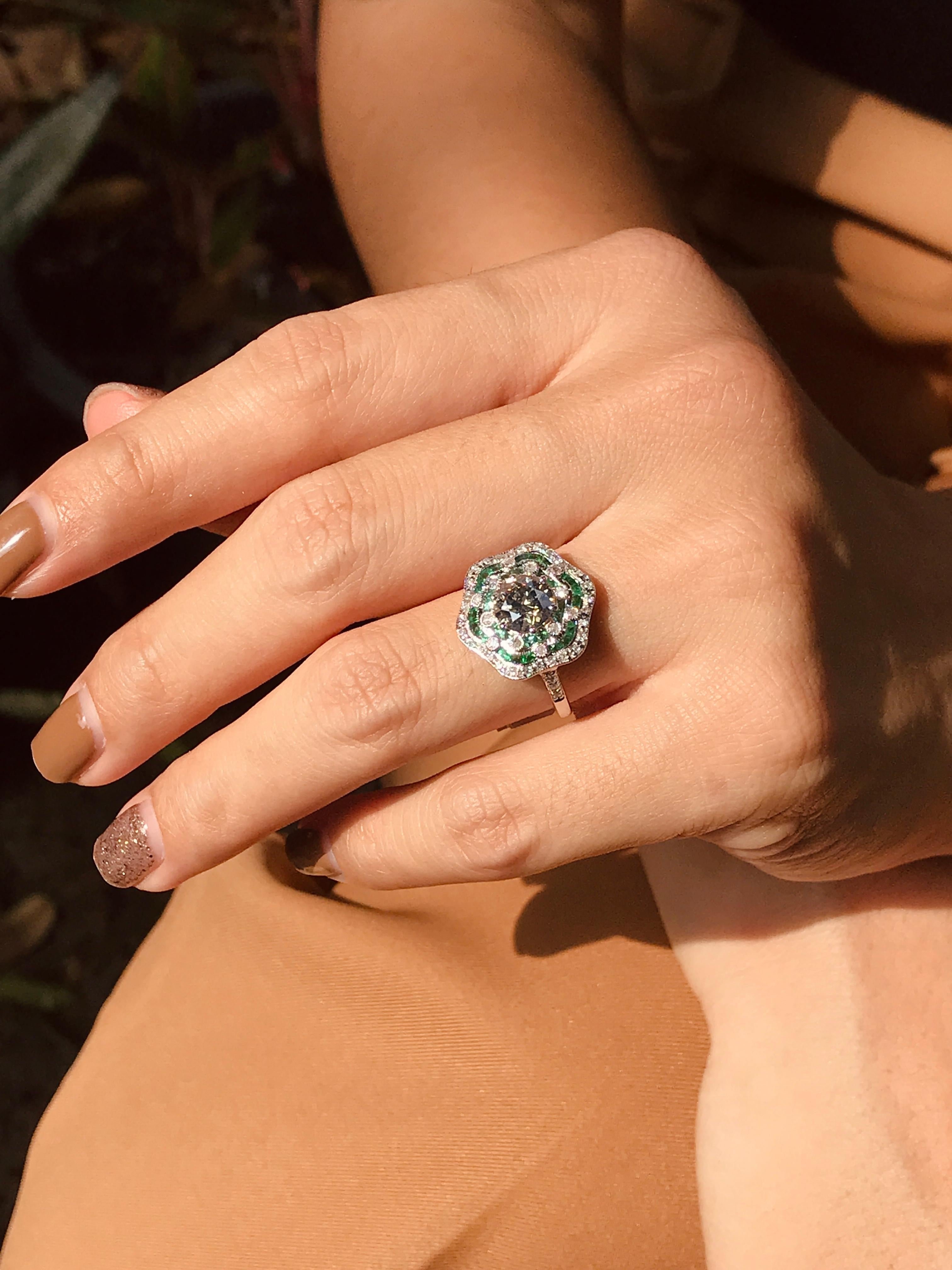 1,28 ct. Zertifizierter Diamant-Smaragd-Verlobungsring im Art-déco-Stil aus 18 Karat Gold mit Smaragd (Art déco)