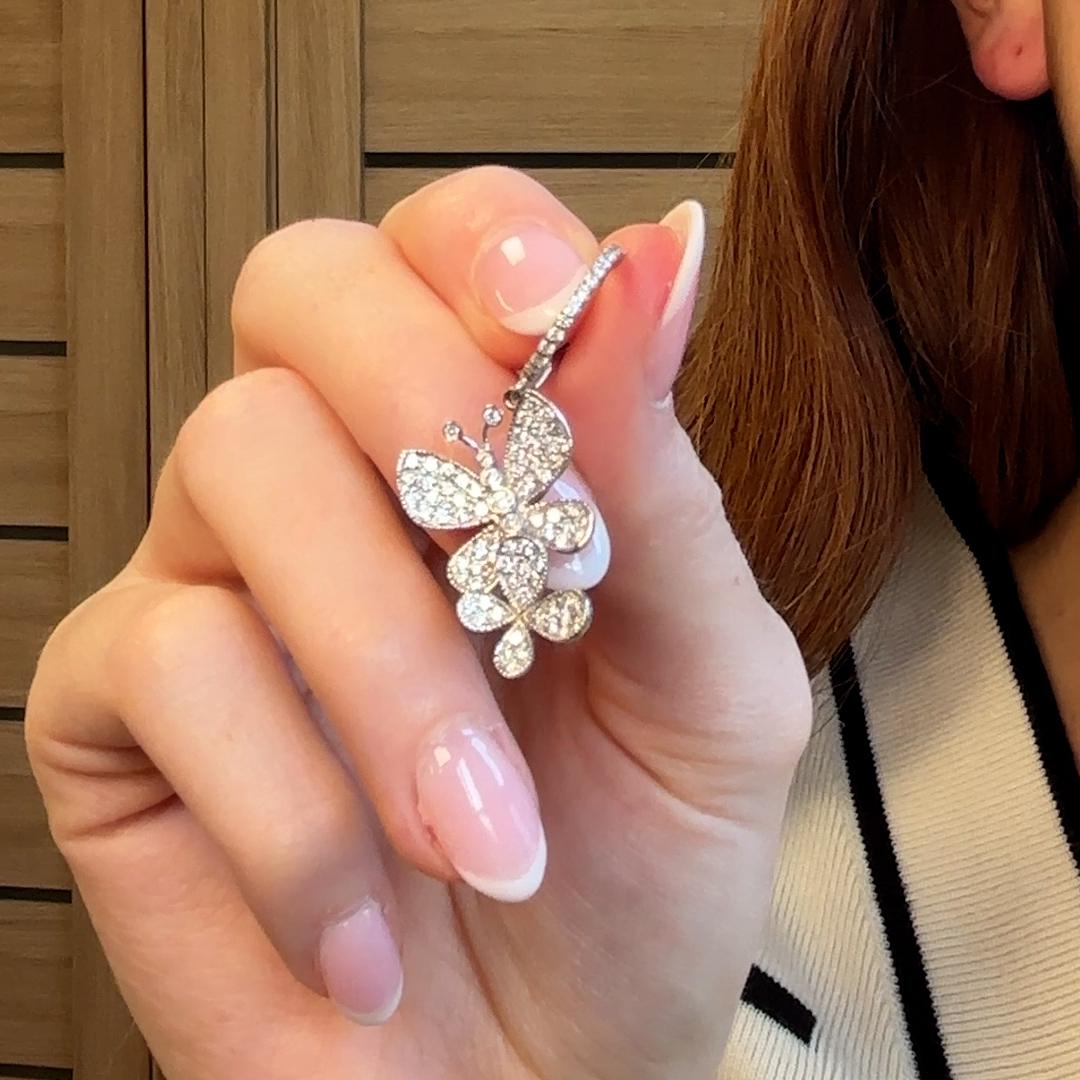 Orecchini a farfalla con diamante bianco da 1,28 CTW in oro bianco 14 carati In condizioni Nuovo in vendita a GREAT NECK, NY
