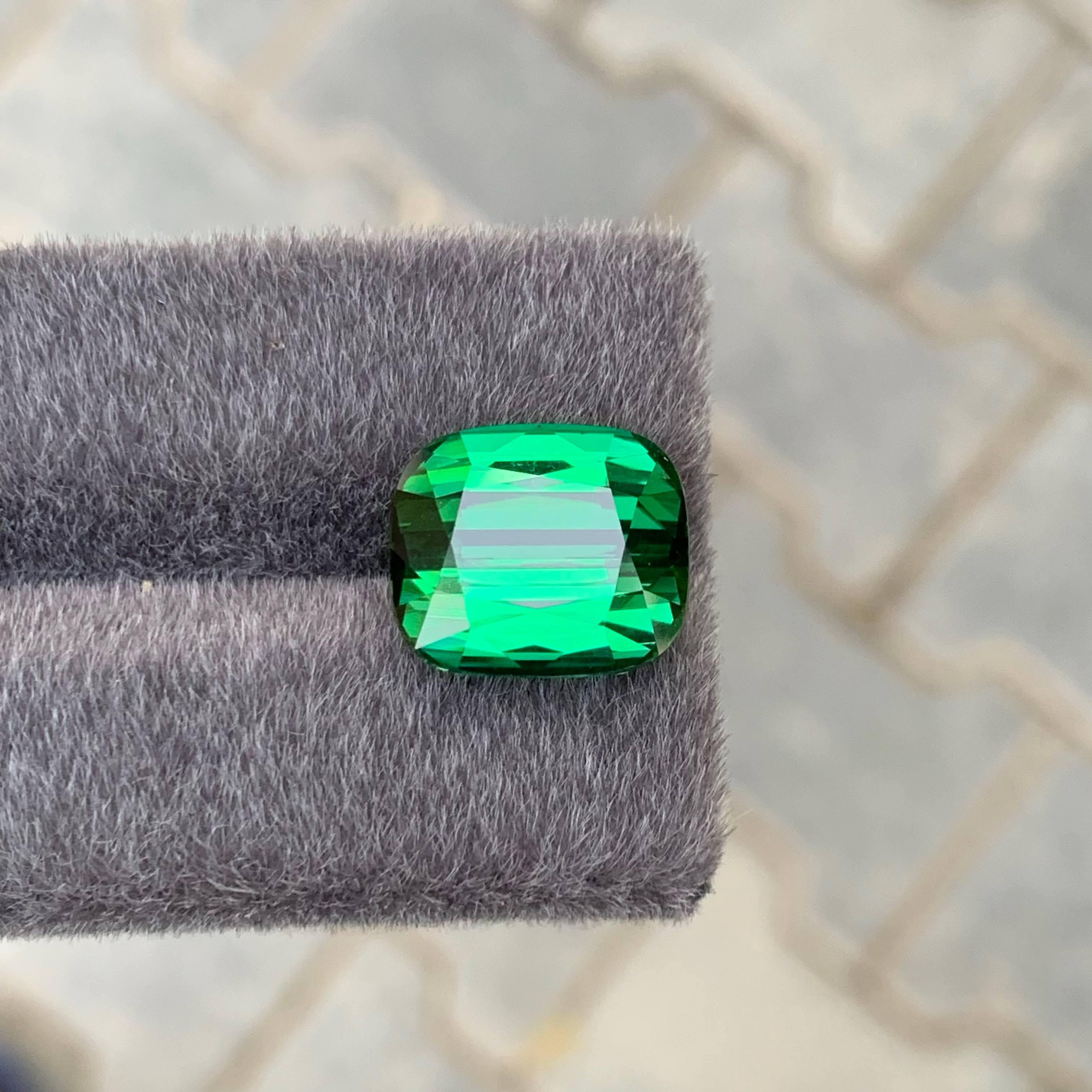 Women's or Men's 12.80 Carat Natural Loose Quality Green Tourmaline Cushion Cut Afghan Gemstone For Sale