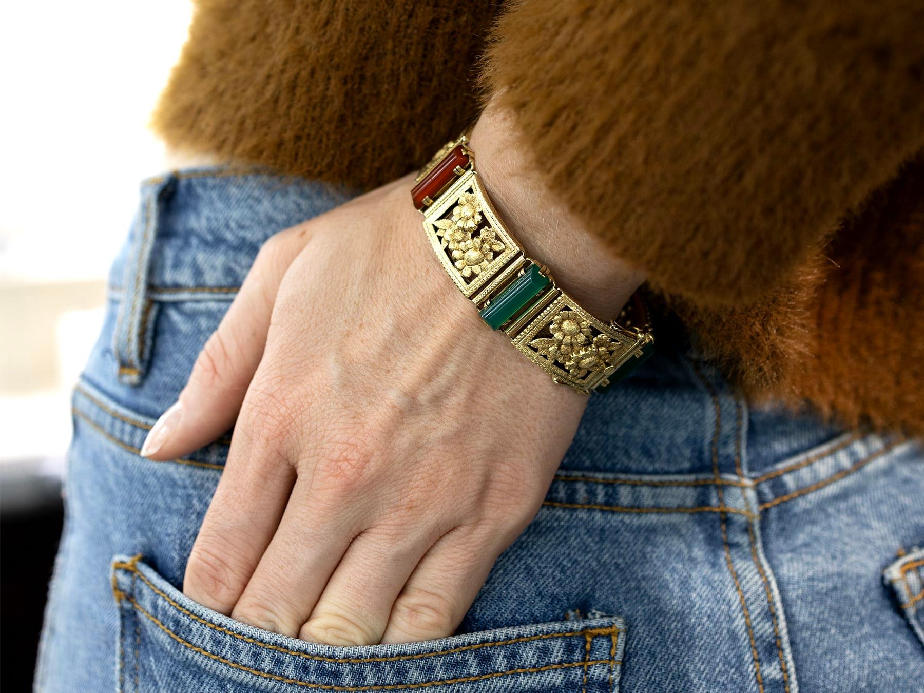 Bracelet en or jaune 14 carats, agate 12,80 carats et Melachite 4,23 carats Excellent état - En vente à Jesmond, Newcastle Upon Tyne