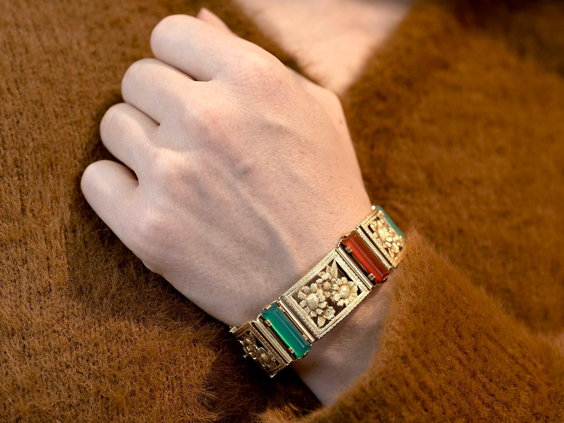 Bracelet en or jaune 14 carats, agate 12,80 carats et Melachite 4,23 carats Unisexe en vente