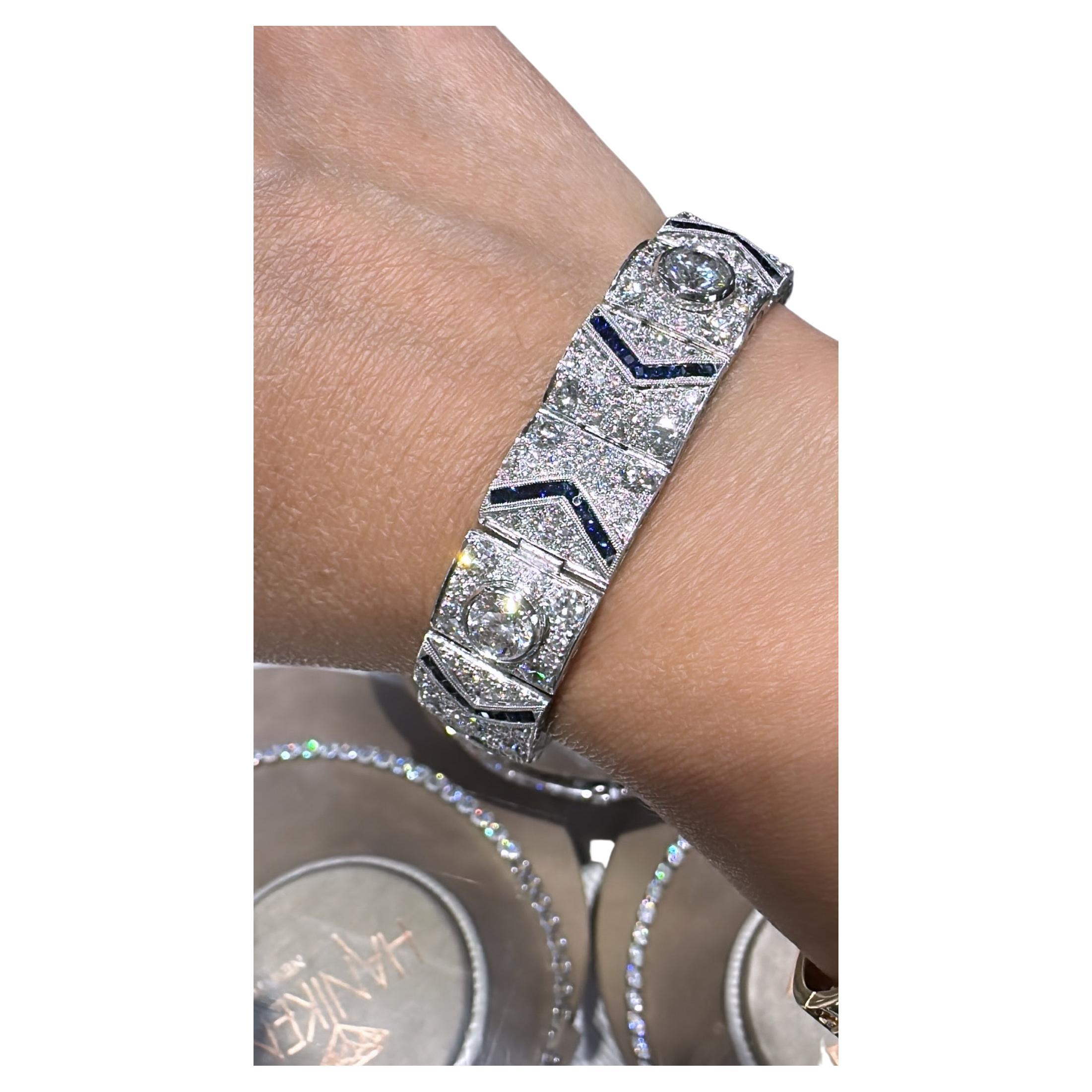 Bracelet de haute joaillerie en platine avec diamants et saphirs de 12,80 carats poids total