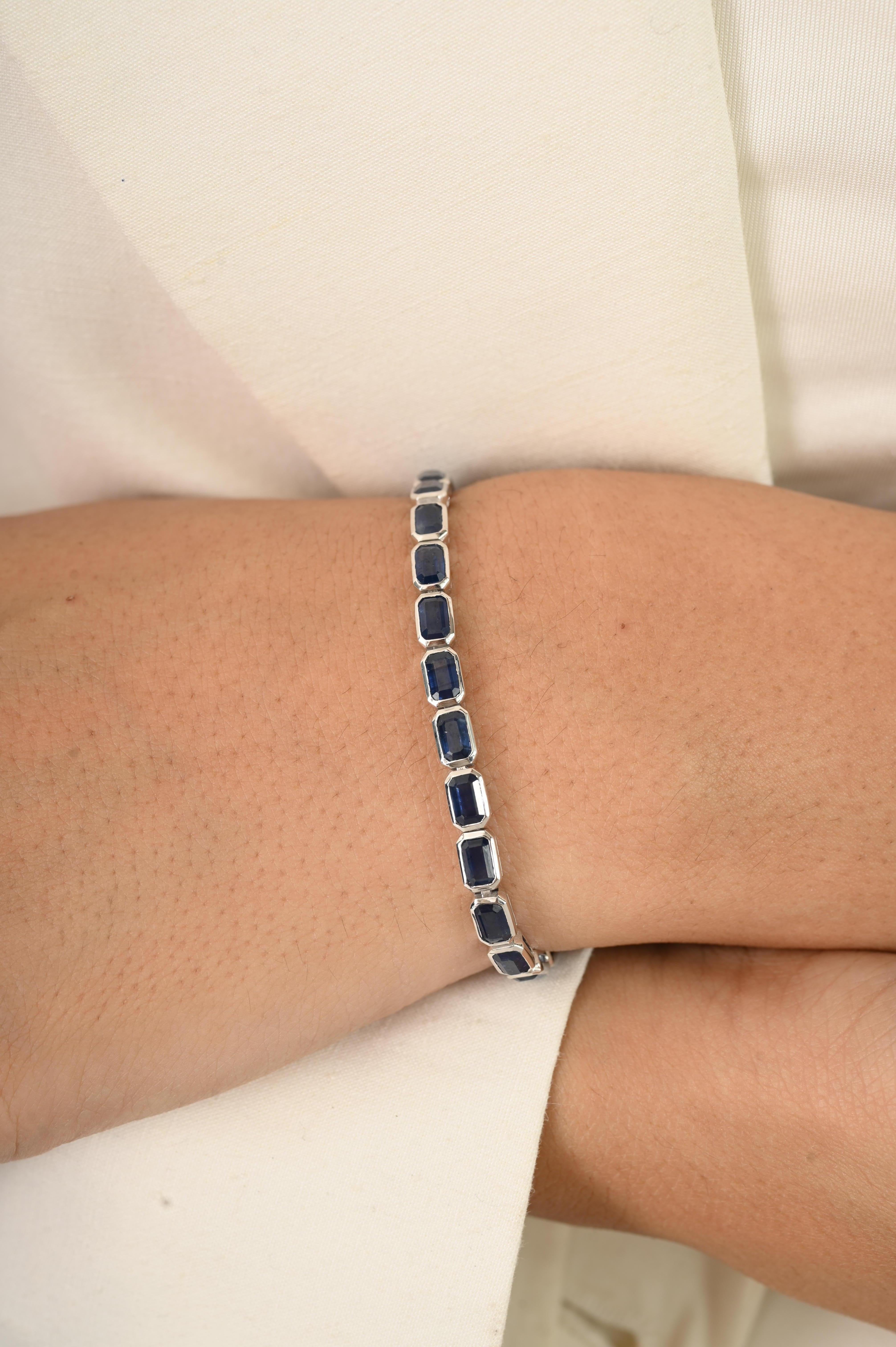 Ottagono Bracciale tennis con zaffiro blu profondo da 12,81 carati in oro bianco 18 carati con castone incastonato in vendita