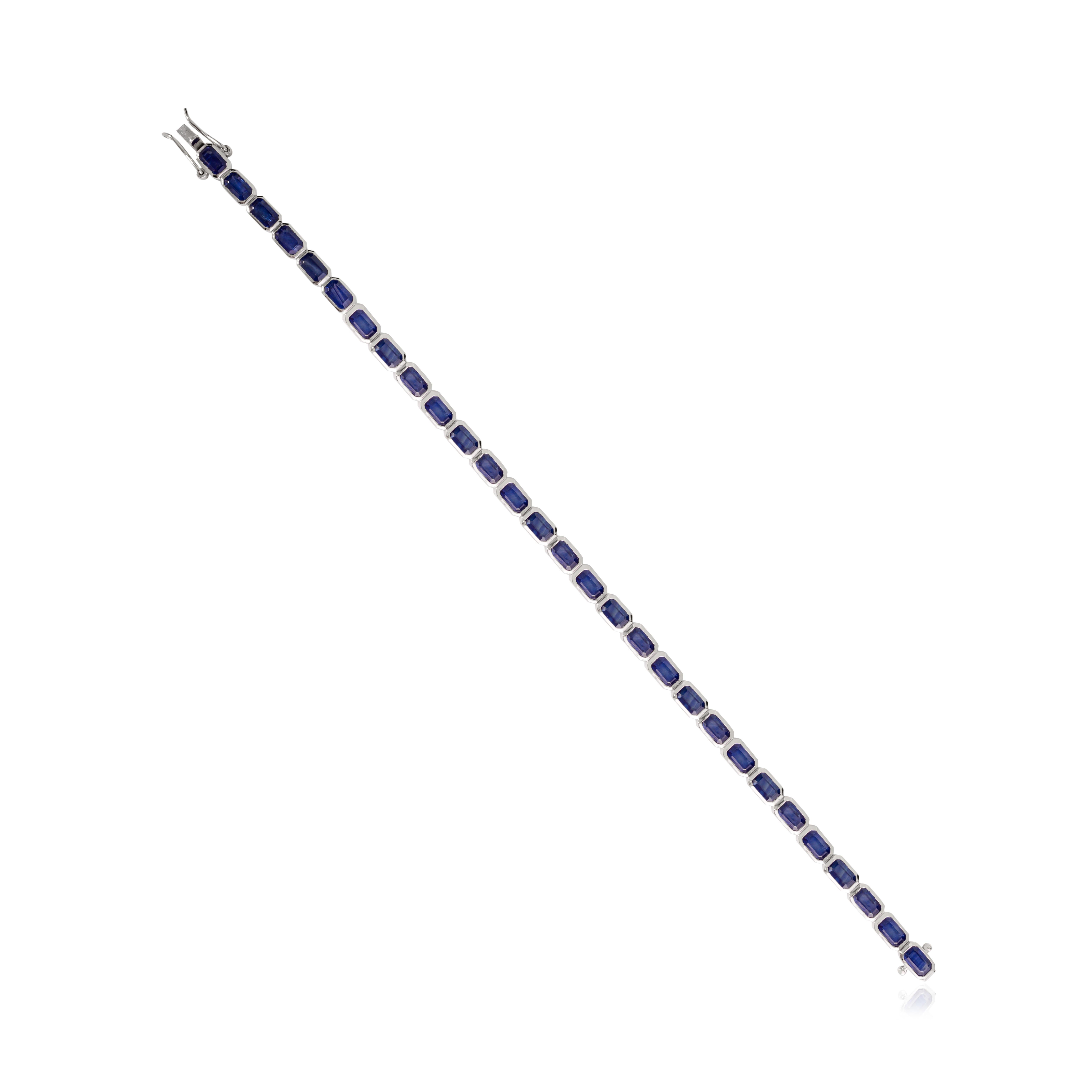 Bracciale tennis con zaffiro blu profondo da 12,81 carati in oro bianco 18 carati con castone incastonato in vendita 1