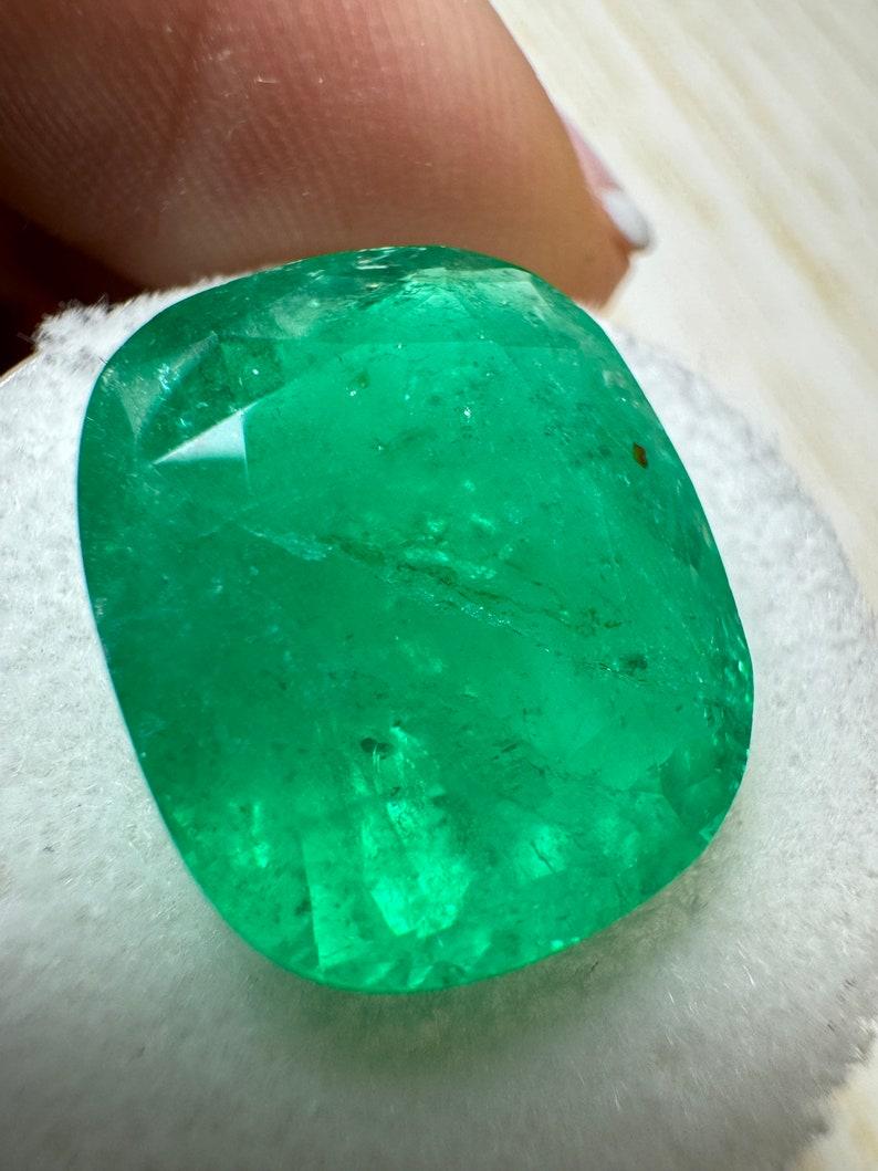 Taglio cuscino 12,81 carati di splendido smeraldo colombiano verde - 17x14 taglio a cuscino Pietra di nascita di maggio in vendita