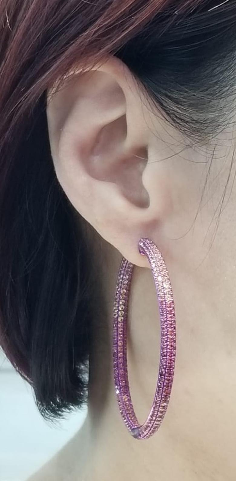 Women's 12.81 Carats Fancy Sapphire Hoop Earrings in 18 Karat Gold and Titanium For Sale