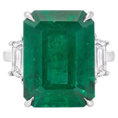 Roman Malakov Anillo de compromiso de tres piedras con esmeralda y diamantes de 12.82 quilates