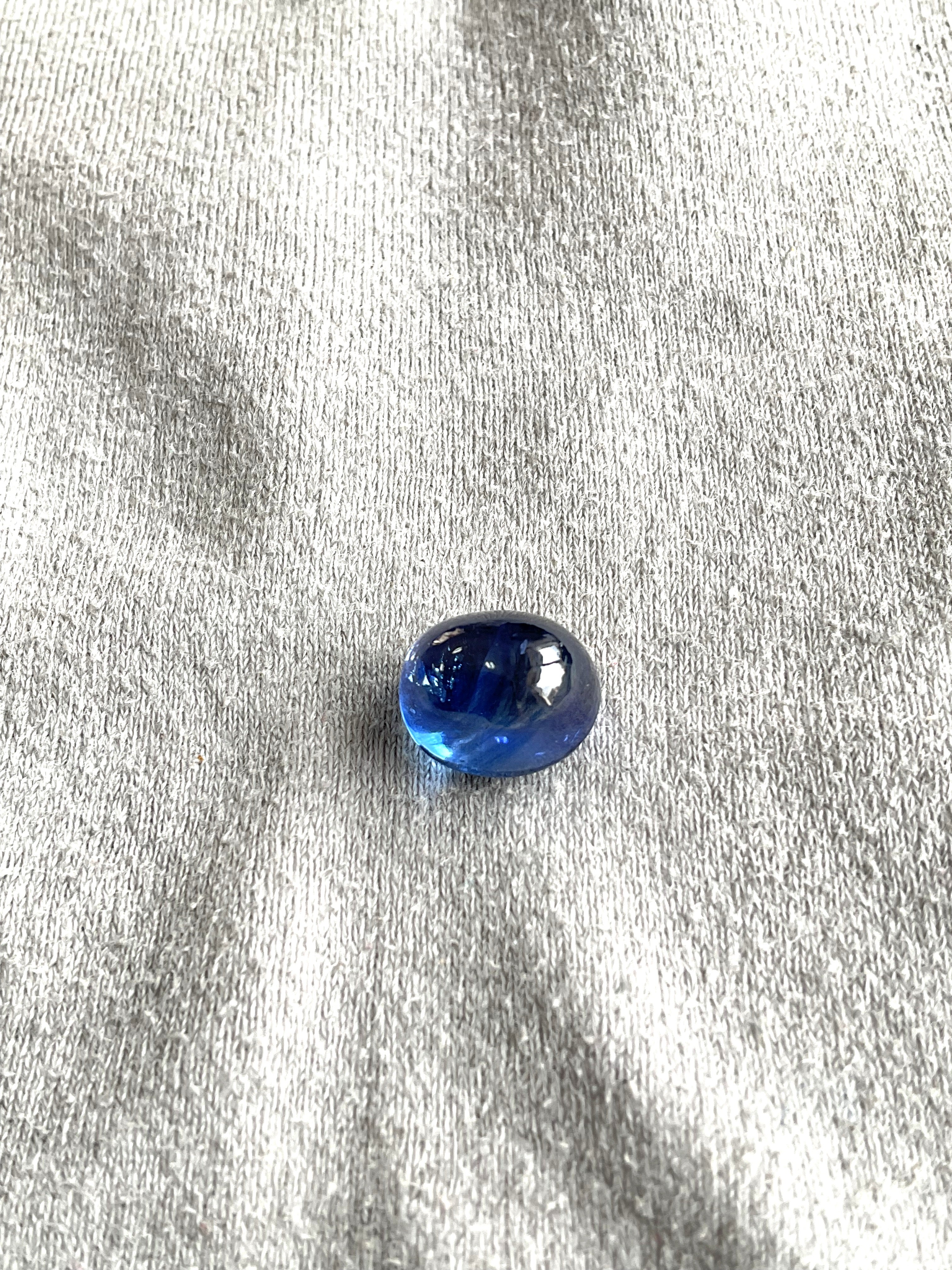 Blauer Ceylon-Saphir-Cabochon für feinen Schmuck

Edelstein: Blauer Saphir Erhitzt
Art : Ceylon
Form: Cabochon 
Karatgewicht: 12,83 Karat
Größe - 12,76x11,11x8,75