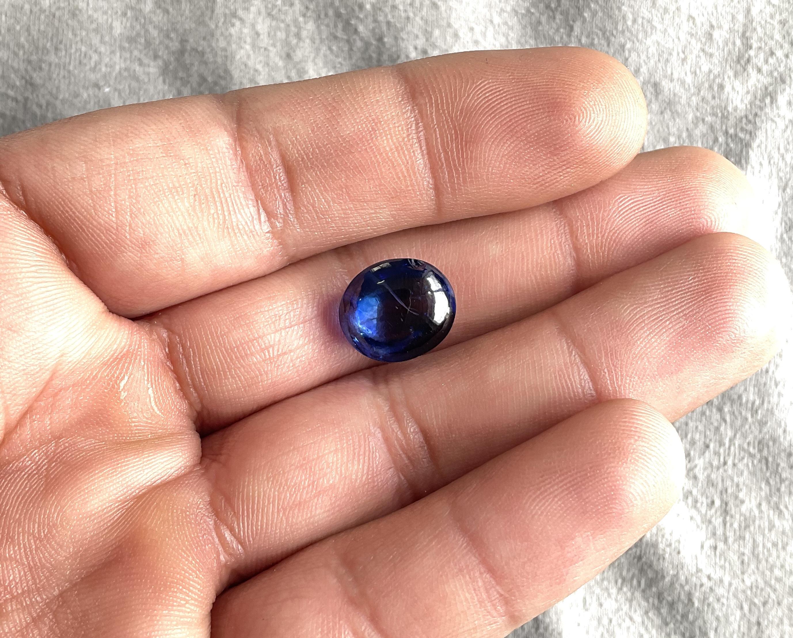 12.83 Carats Ceylon Blue Sapphire (Heated) Plain Cabochon Natural sapphire gem For Sale 3