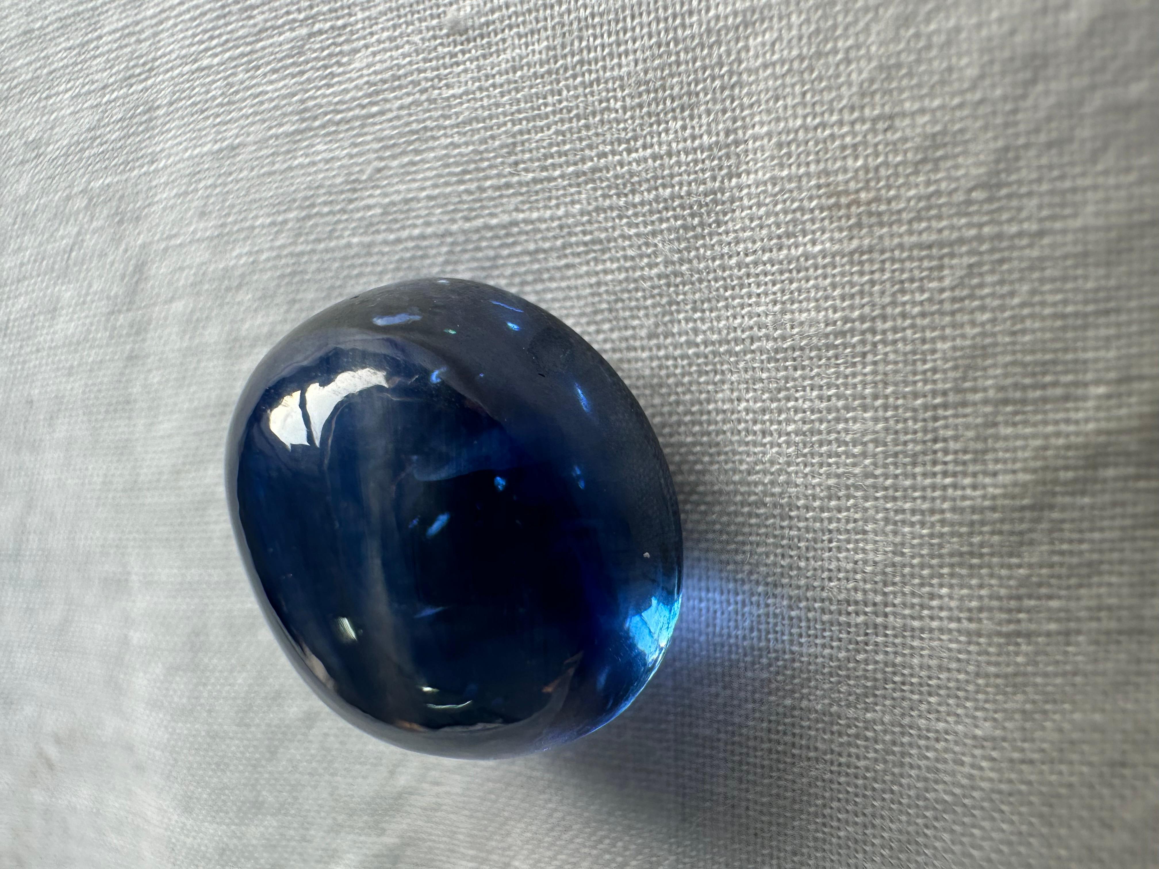 12.83 Carats Ceylon Blue Sapphire (Heated) Plain Cabochon Natural sapphire gem For Sale 4