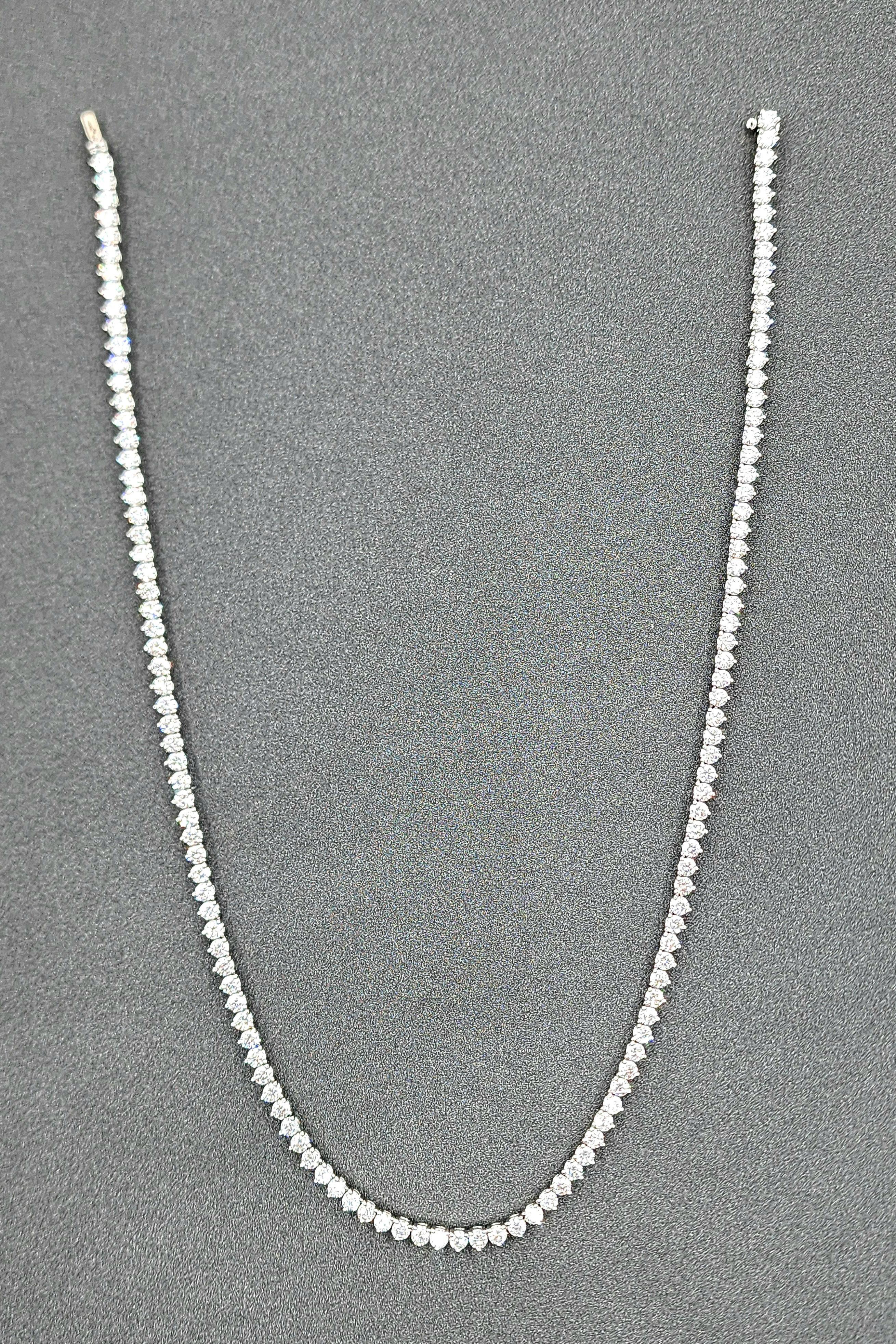 Modern 12.84 ct Diamond Tennis Necklace For Sale