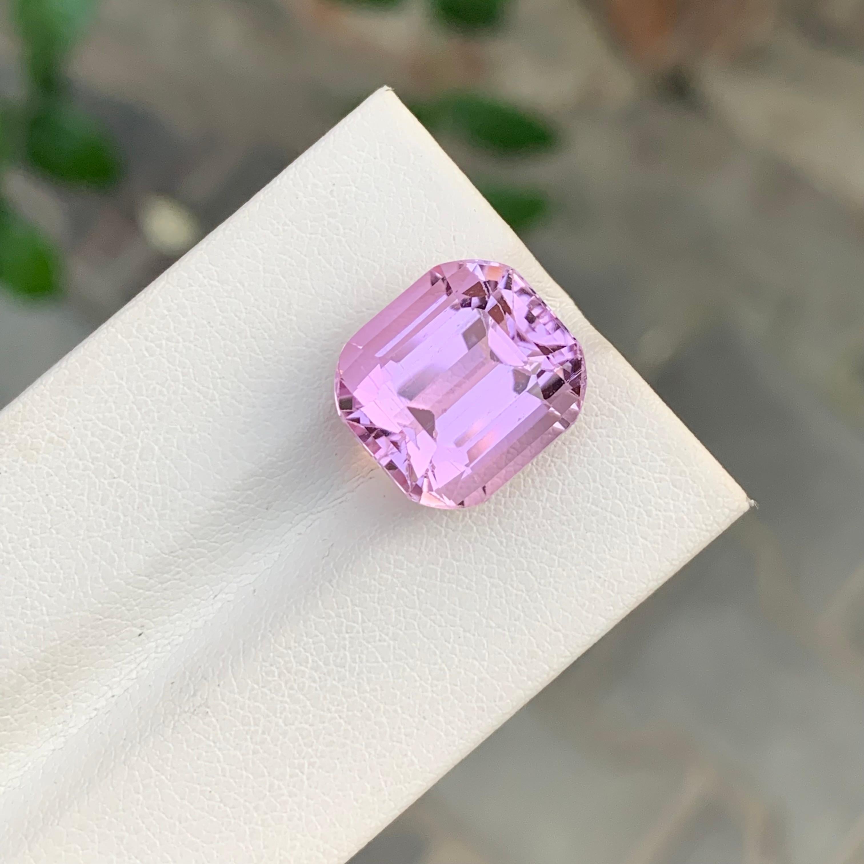 12.85 Carat Faceted Pink Kunzite Cushion Shape Gemstone (pierre précieuse en forme de coussin) Neuf - En vente à Peshawar, PK