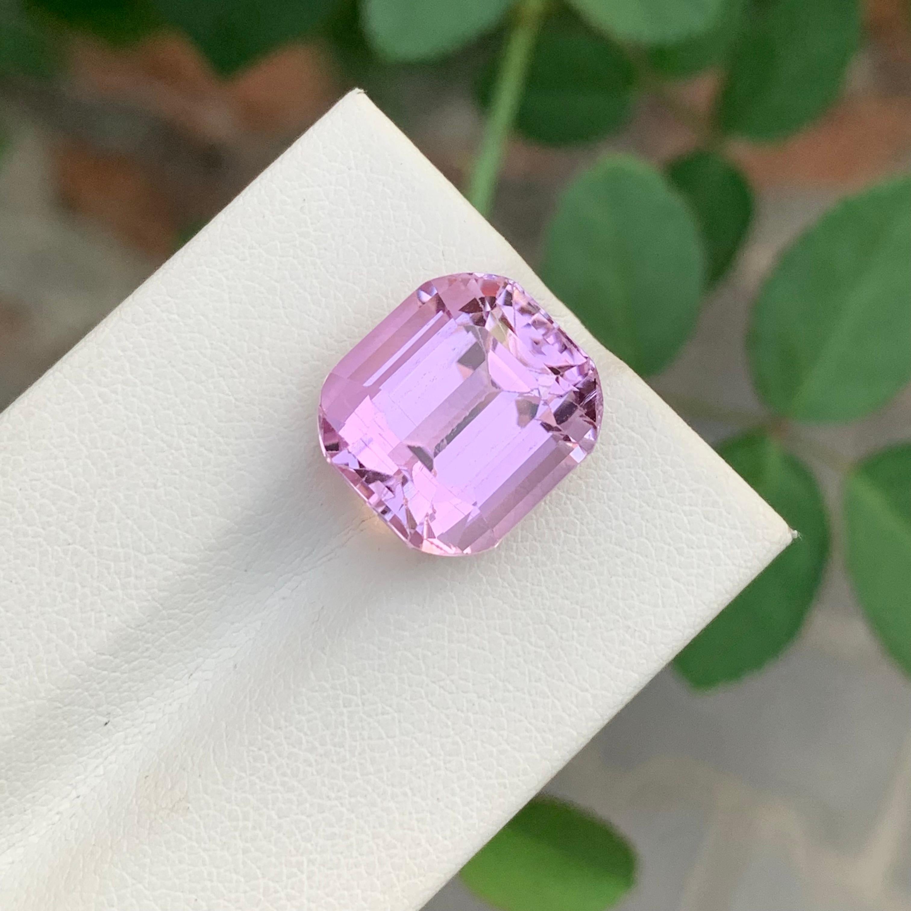 12.85 Carat Faceted Pink Kunzite Cushion Shape Gemstone (pierre précieuse en forme de coussin) en vente 1