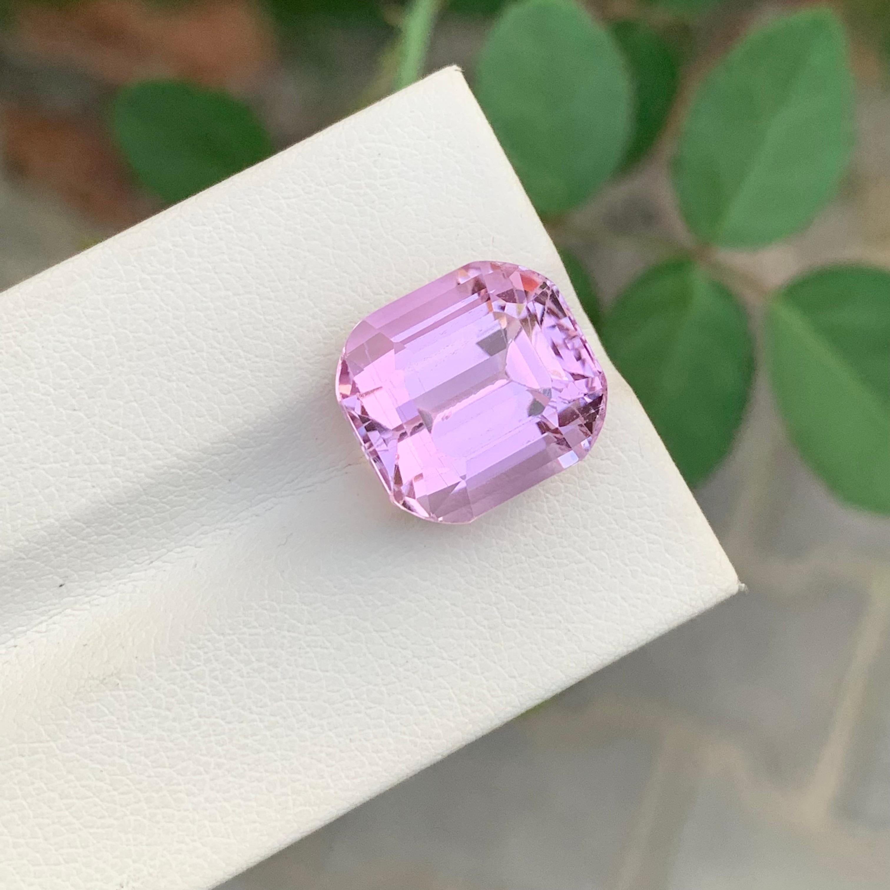 12.85 Carat Faceted Pink Kunzite Cushion Shape Gemstone (pierre précieuse en forme de coussin) en vente 2