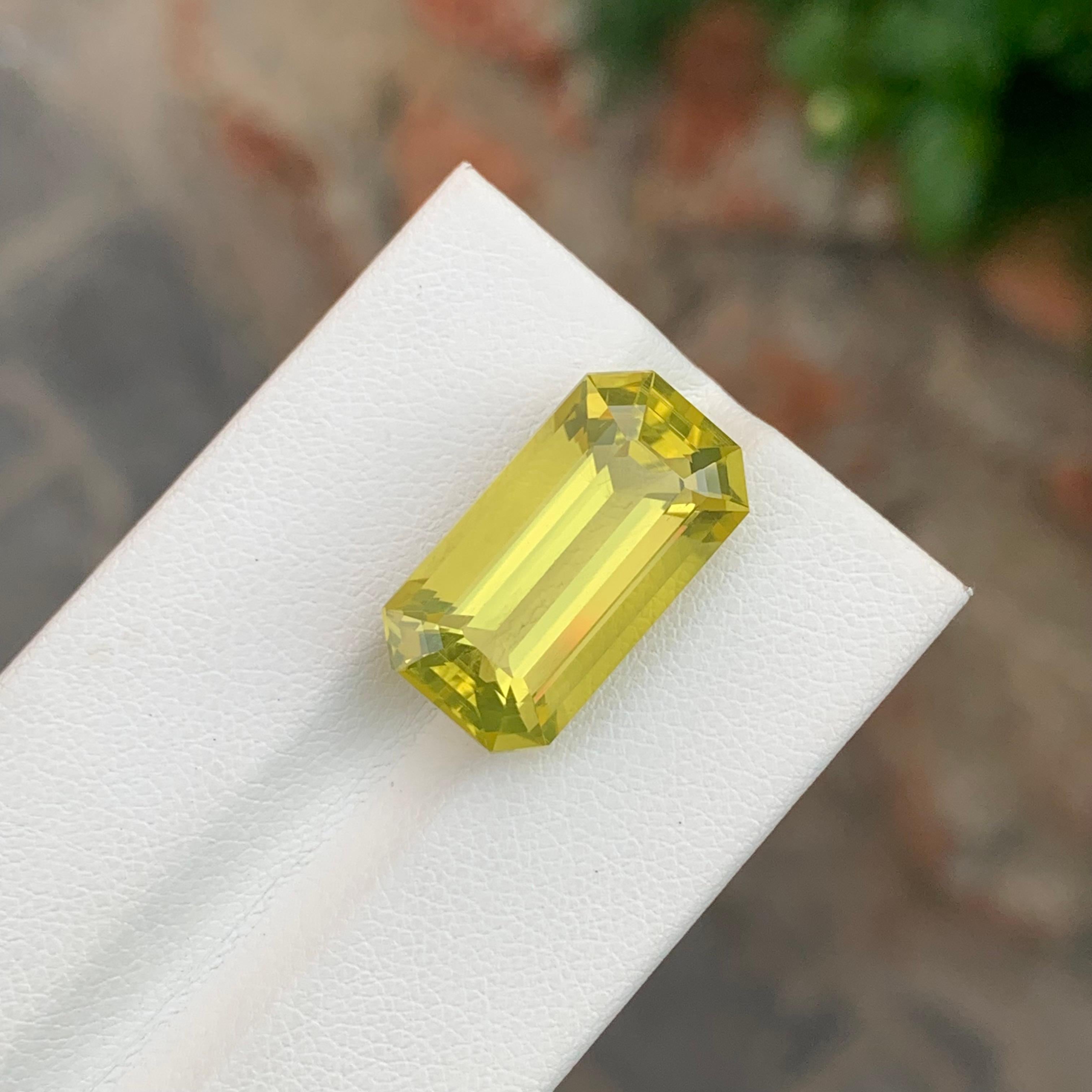12,85 Karat natürlicher loser Zitronenquarz in Smaragdform für Schmuck im Zustand „Neu“ im Angebot in Peshawar, PK