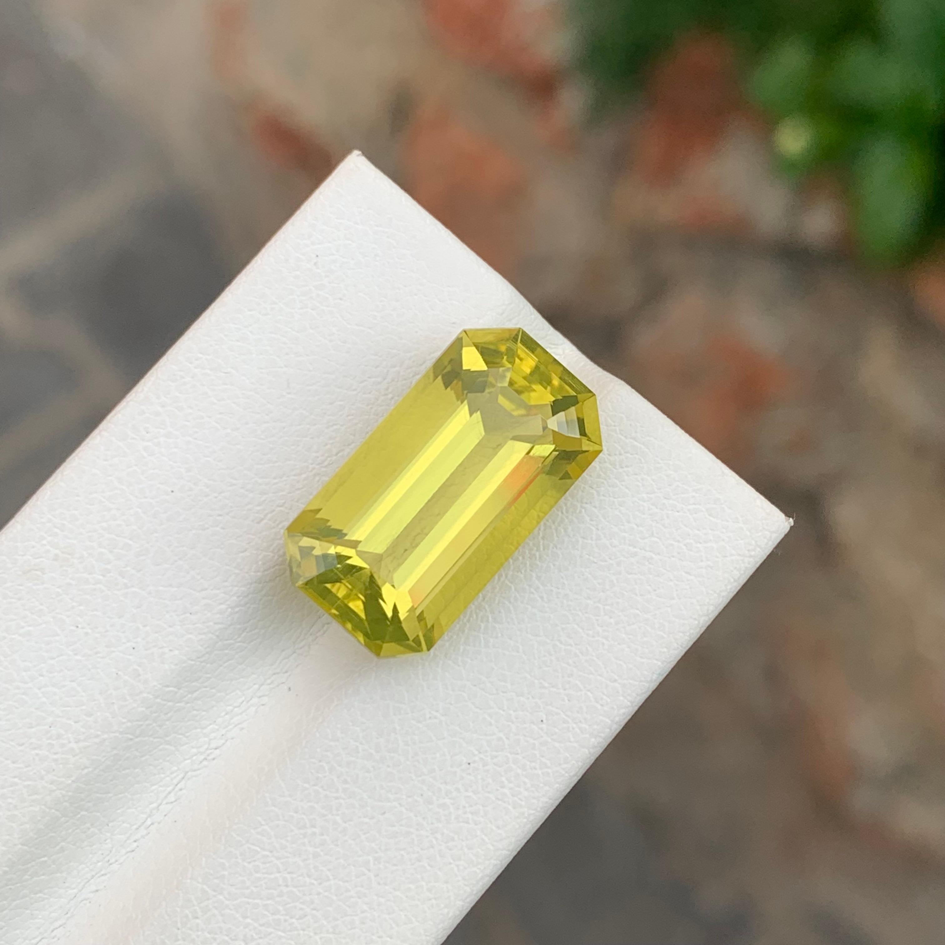 12,85 Karat natürlicher loser Zitronenquarz in Smaragdform für Schmuck im Angebot 1