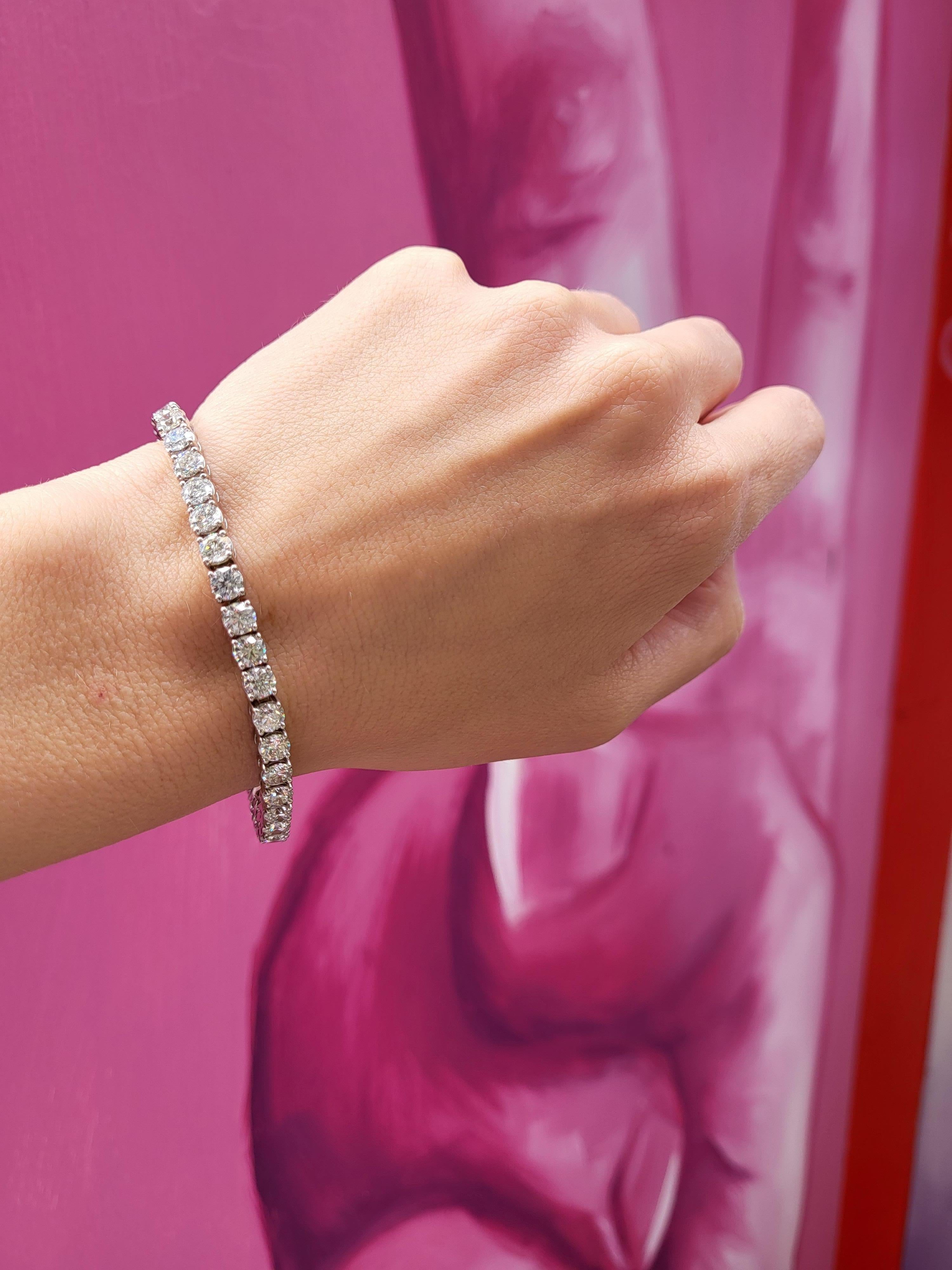 12,86 Karat Gesamtgewicht runder Diamant 14 Karat Weißgold Tennisarmband. 2