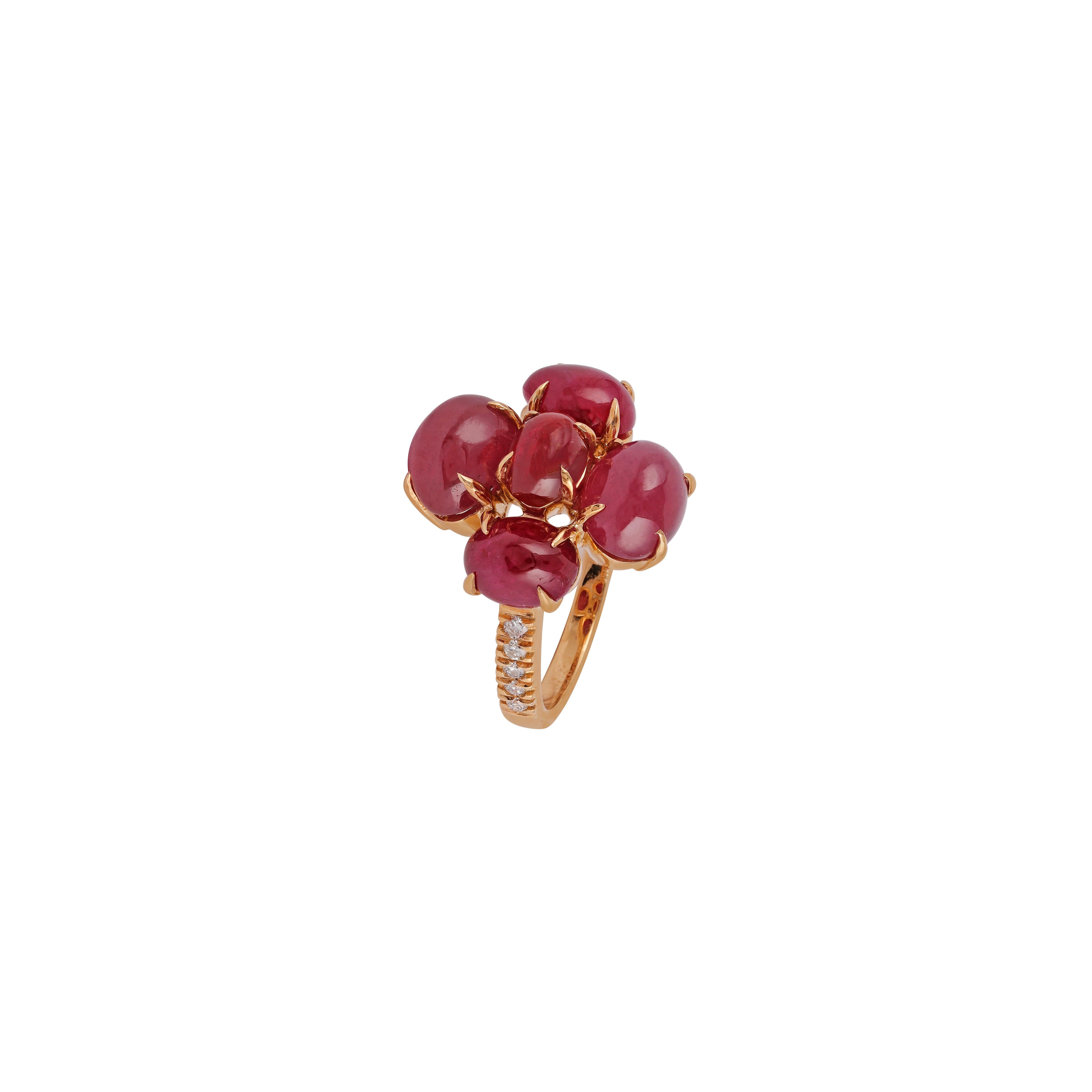  12.8ct Cabochon Burma Natural Ruby, Diamond Ring in Solid 18 Carat Yellow Gold In New Condition For Sale In Jaipur, Rajasthan