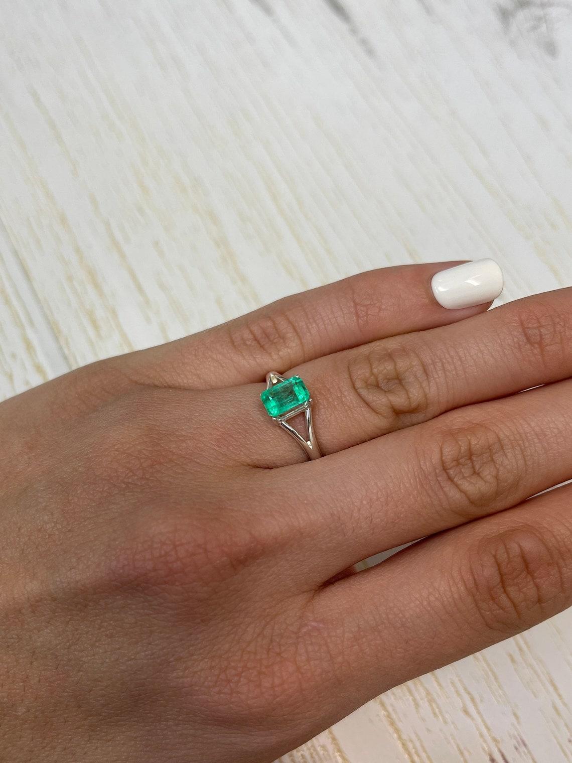 1,28ct Esmeralda Colombiana Verde Primavera Alargada 7,6x5mm Talla Esmeralda Genuina en venta 3