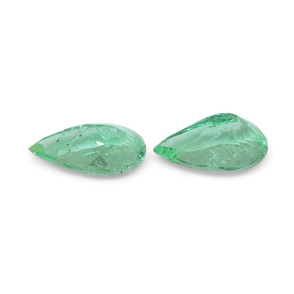 1.28ct Pair Pear Green Emerald from Colombia In New Condition For Sale In Toronto, Ontario
