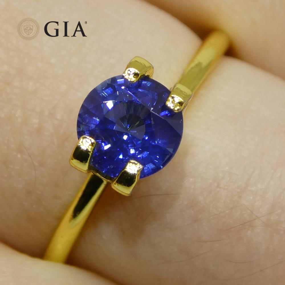 Taille brillant Saphir bleu rond de 1,28 carat certifié GIA, Cambodge   en vente