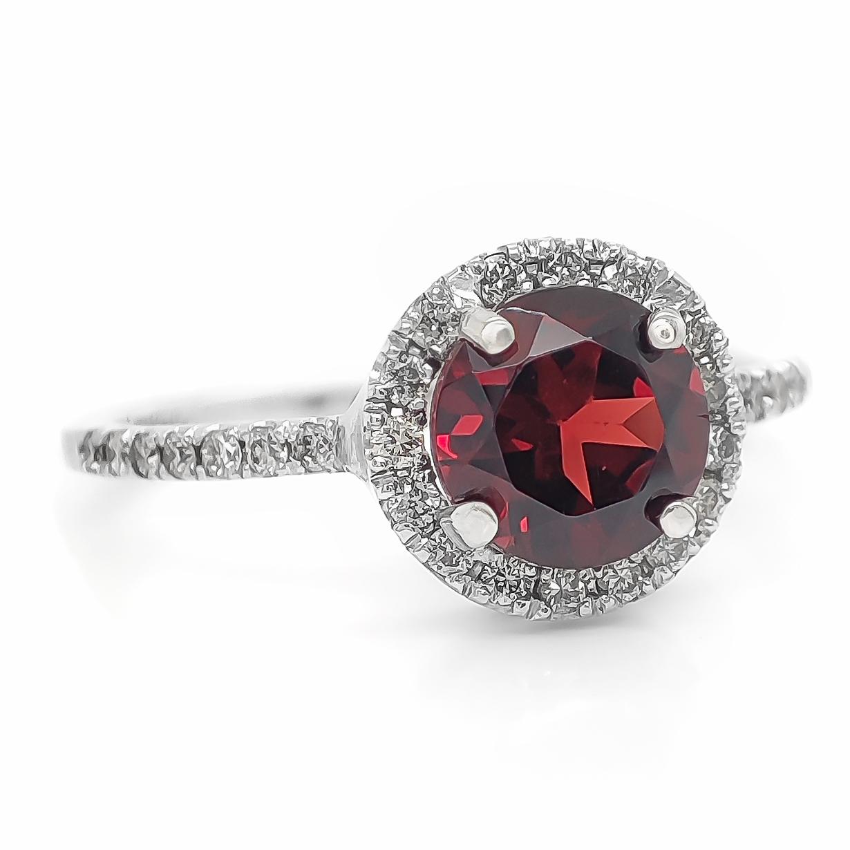 NO RESERVE 1.28CTW Garnet and Diamond Engagement Ring 14K White Gold In New Condition For Sale In Ramat Gan, IL