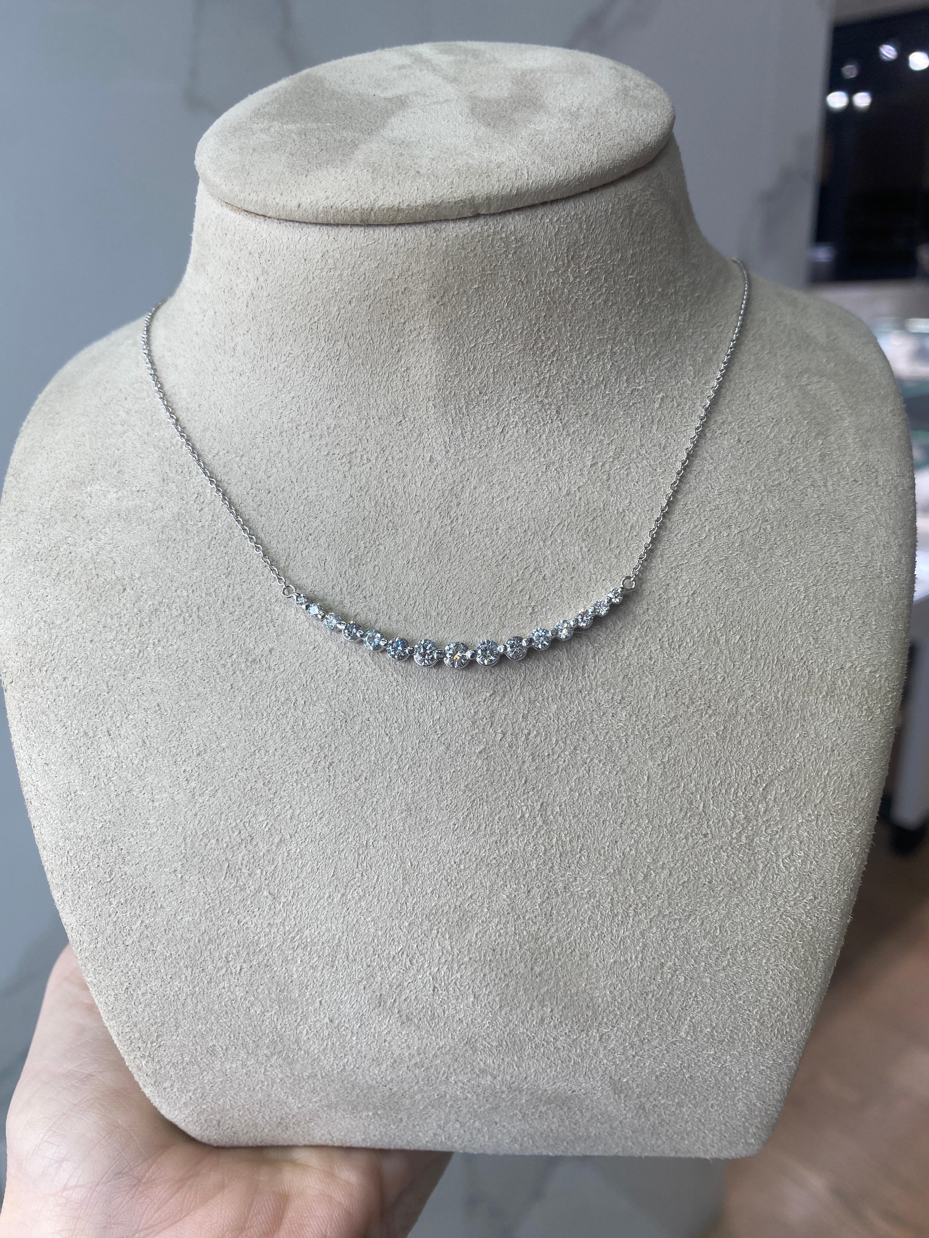 1.28ctw Graduated Natural Round Diamond Necklace, 18k White Gold  In New Condition For Sale In Houston, TX