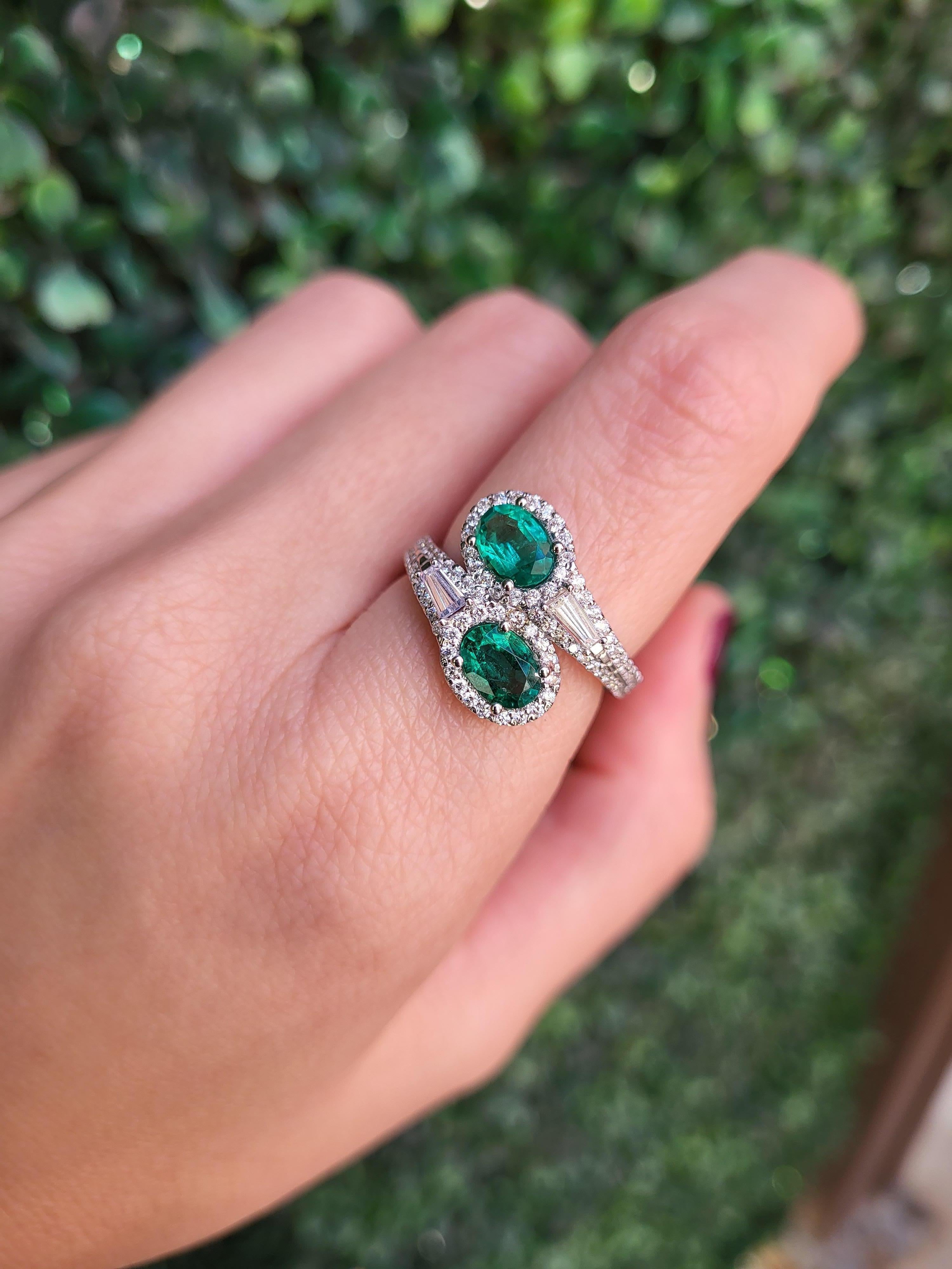 1.28ctw Oval Cut Natural Emeralds & 0.88ctw Diamonds 14k White Gold Bypass Ring For Sale 3