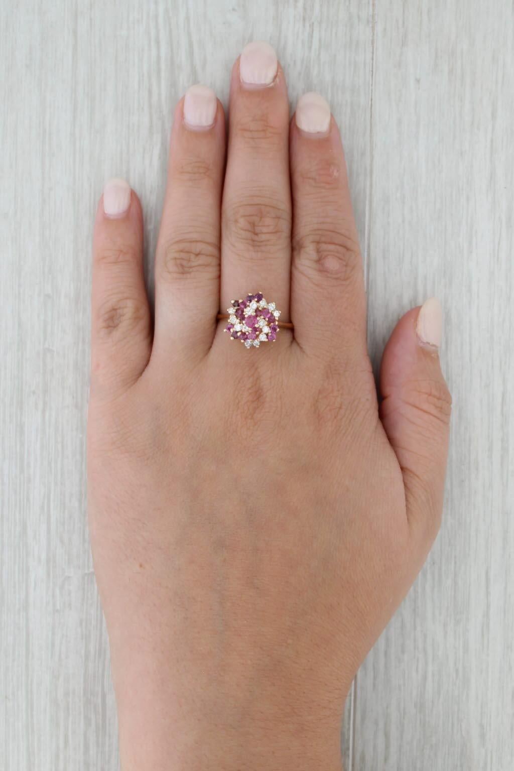 1.28ctw Ruby Diamond Swirl Cluster Ring 14k Yellow Gold Size 10 en vente 4