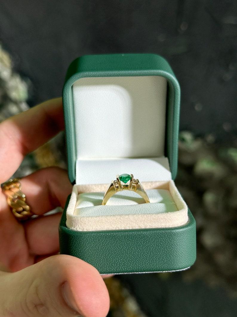 1.28tcw 14K Oval Emerald & Diamond Ring - Rich Green Tension Set Five-Stone 585 For Sale 1