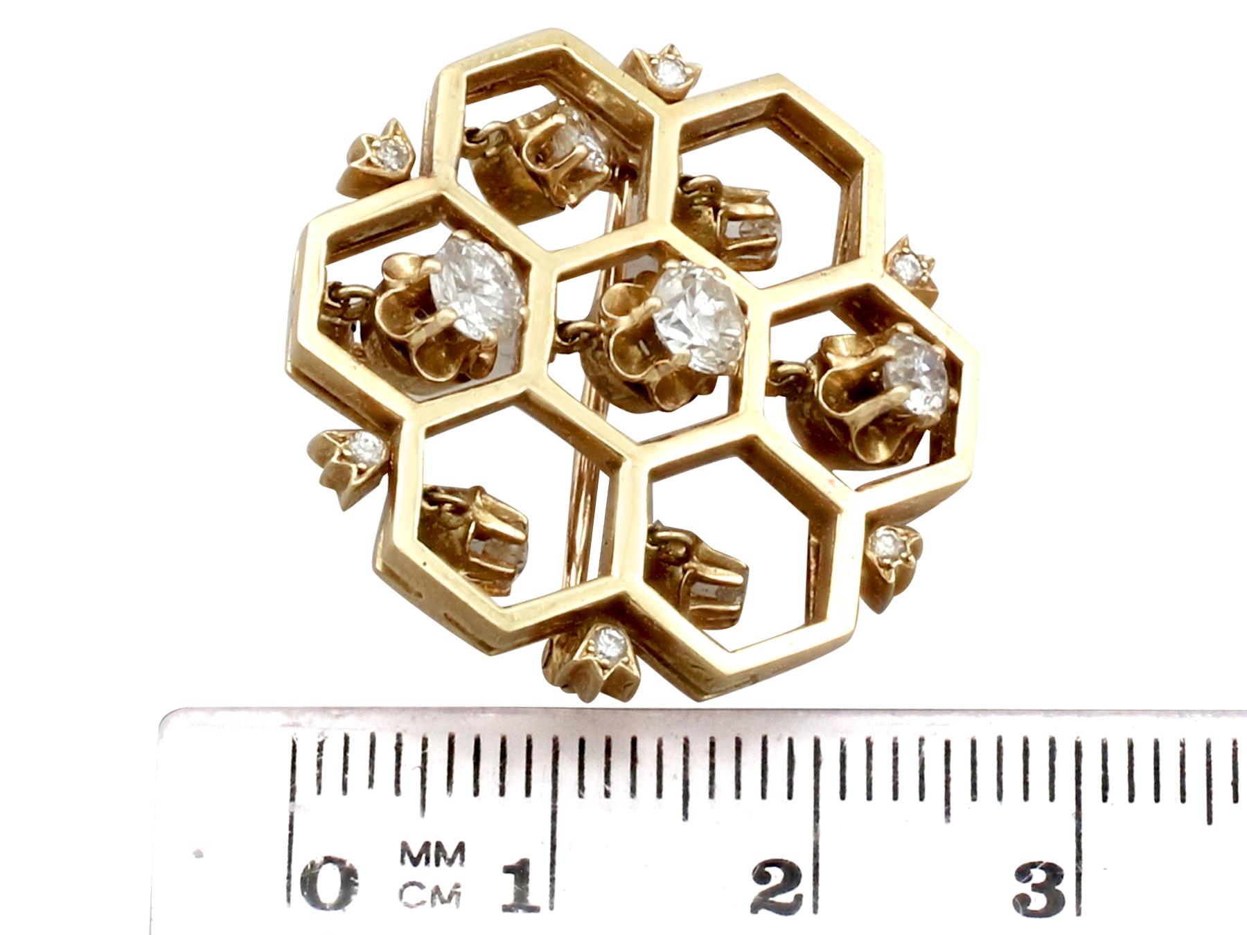 1.29 Carat Diamond and Yellow Gold Honeycomb Pendant / Brooch For Sale 3