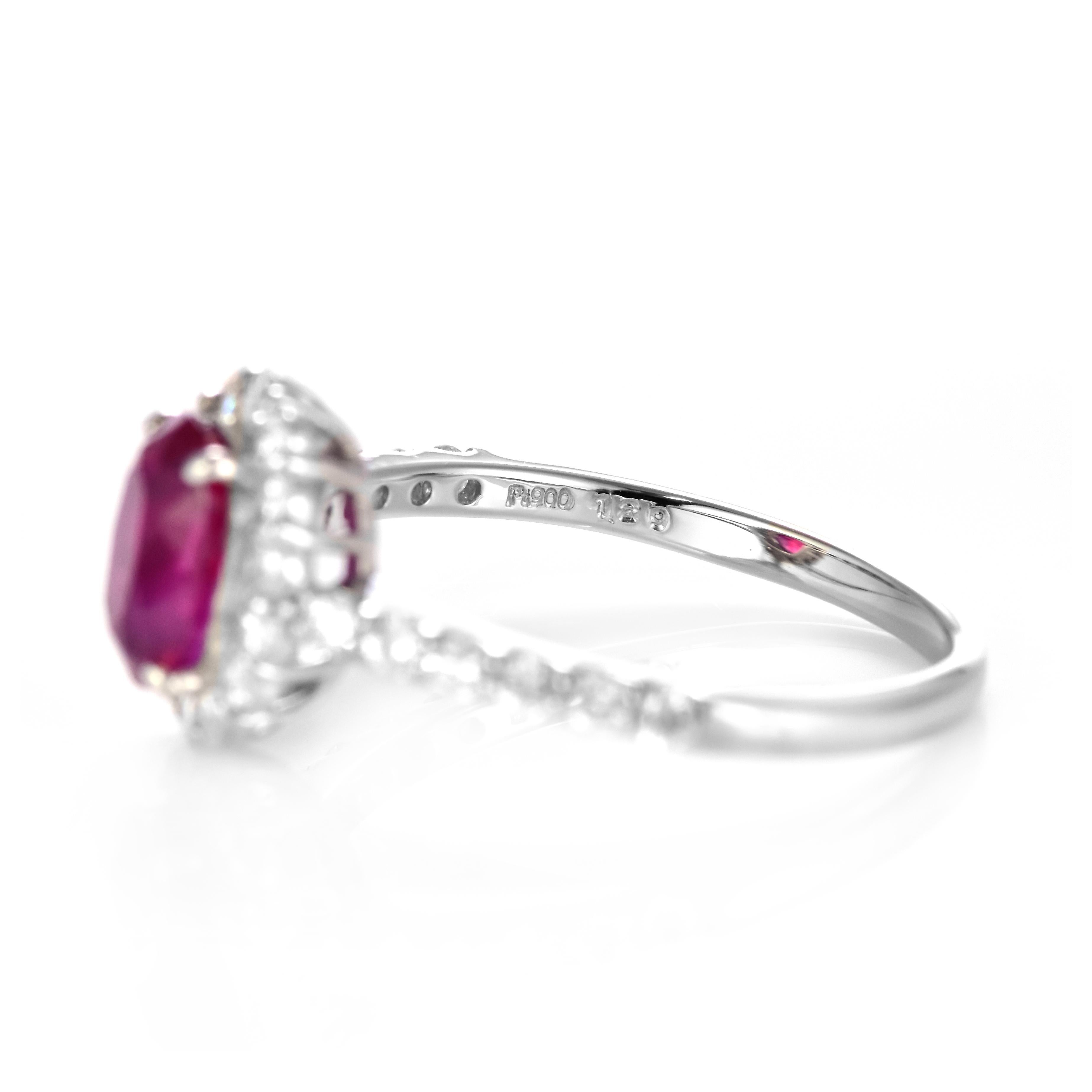 1.29 Carat Natural, Untreated, Burmese Ruby and Diamond Ring Made in Platinum In New Condition For Sale In Tokyo, JP