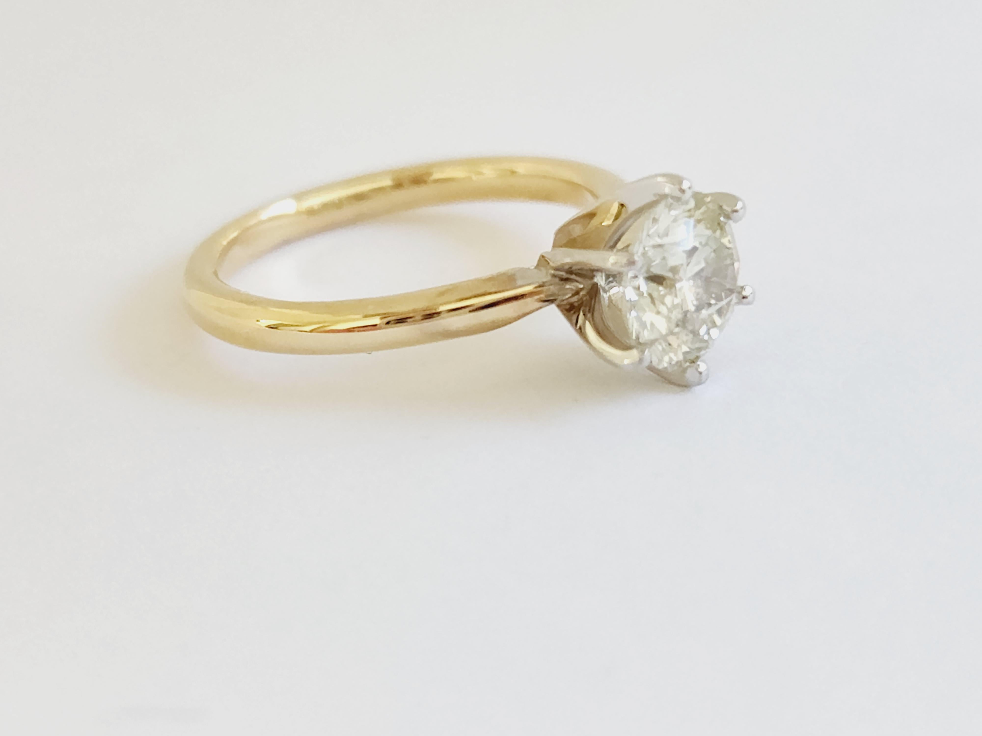 Women's 1.29 Carat Round Cut Natural Diamond 14 Karat Yellow Gold Solitaire Ring For Sale