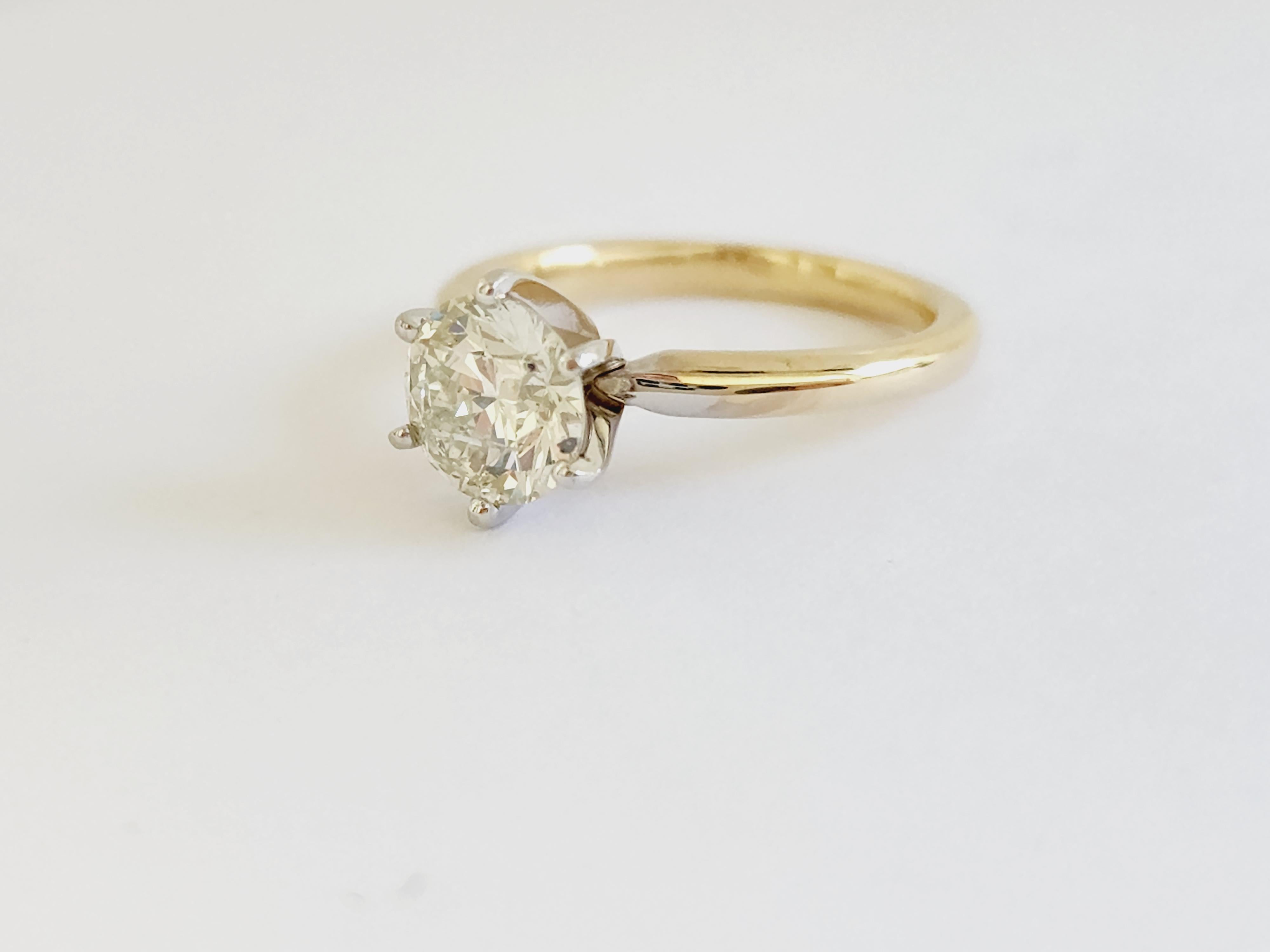 1.29 Carat Round Cut Natural Diamond 14 Karat Yellow Gold Solitaire Ring For Sale 1