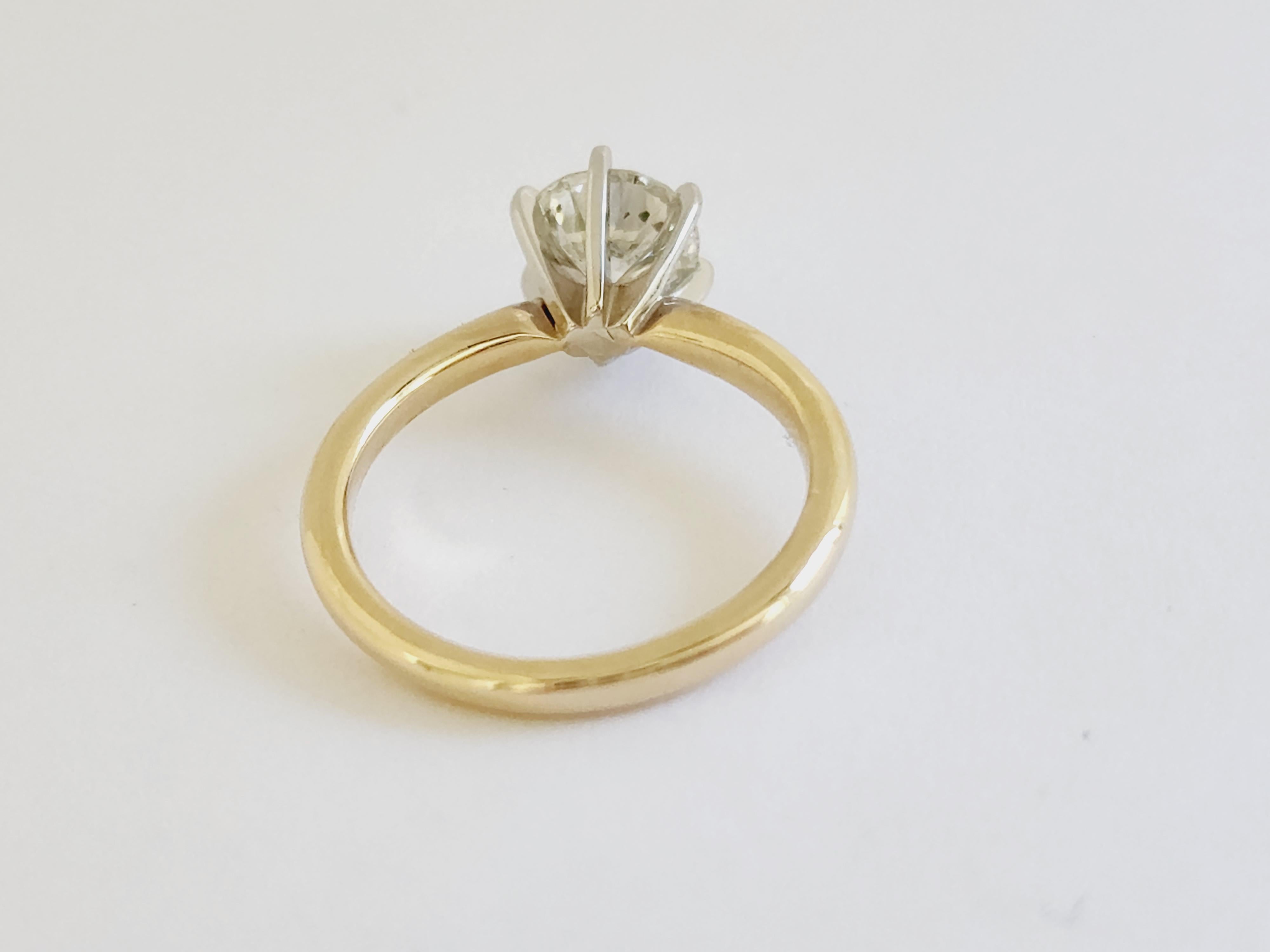 1.29 Carat Round Cut Natural Diamond 14 Karat Yellow Gold Solitaire Ring For Sale 3
