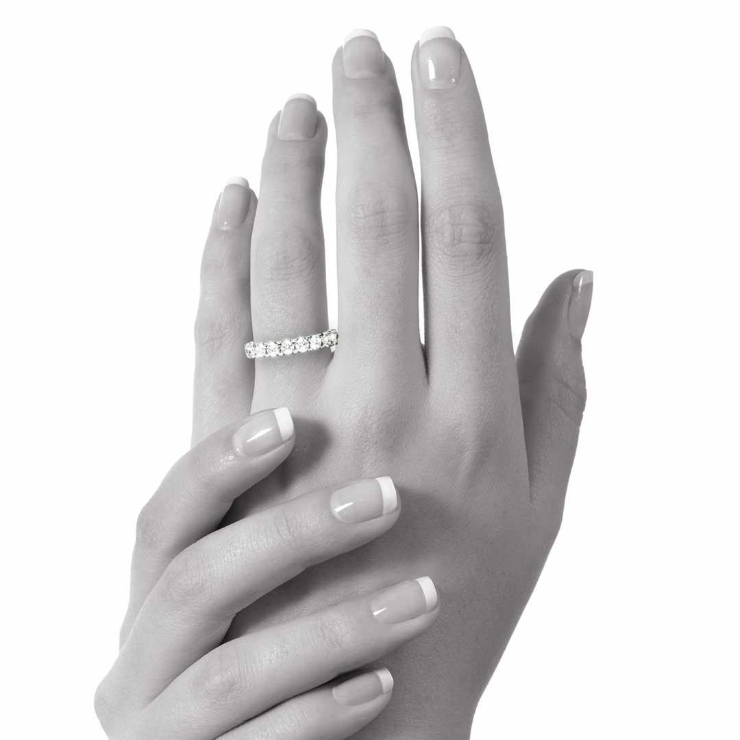 For Sale:  1.29 Carat Round White Diamond F VS Scalloped Claw Set Ring Natalie Barney 5