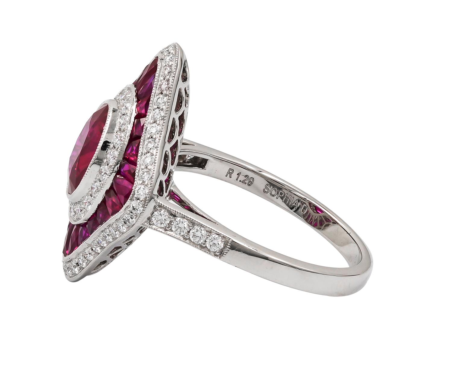 Taille ovale Bague Art déco Sophia en rubis et diamants de 1,29 carat en vente
