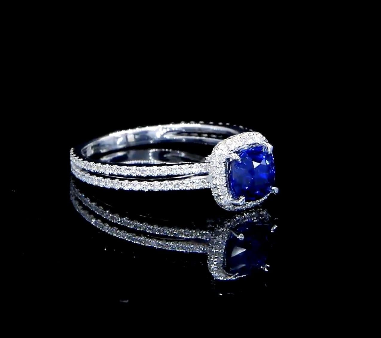 1,29 Karat Saphir Diamant Halo Cocktail Ring (Kissenschliff) im Angebot