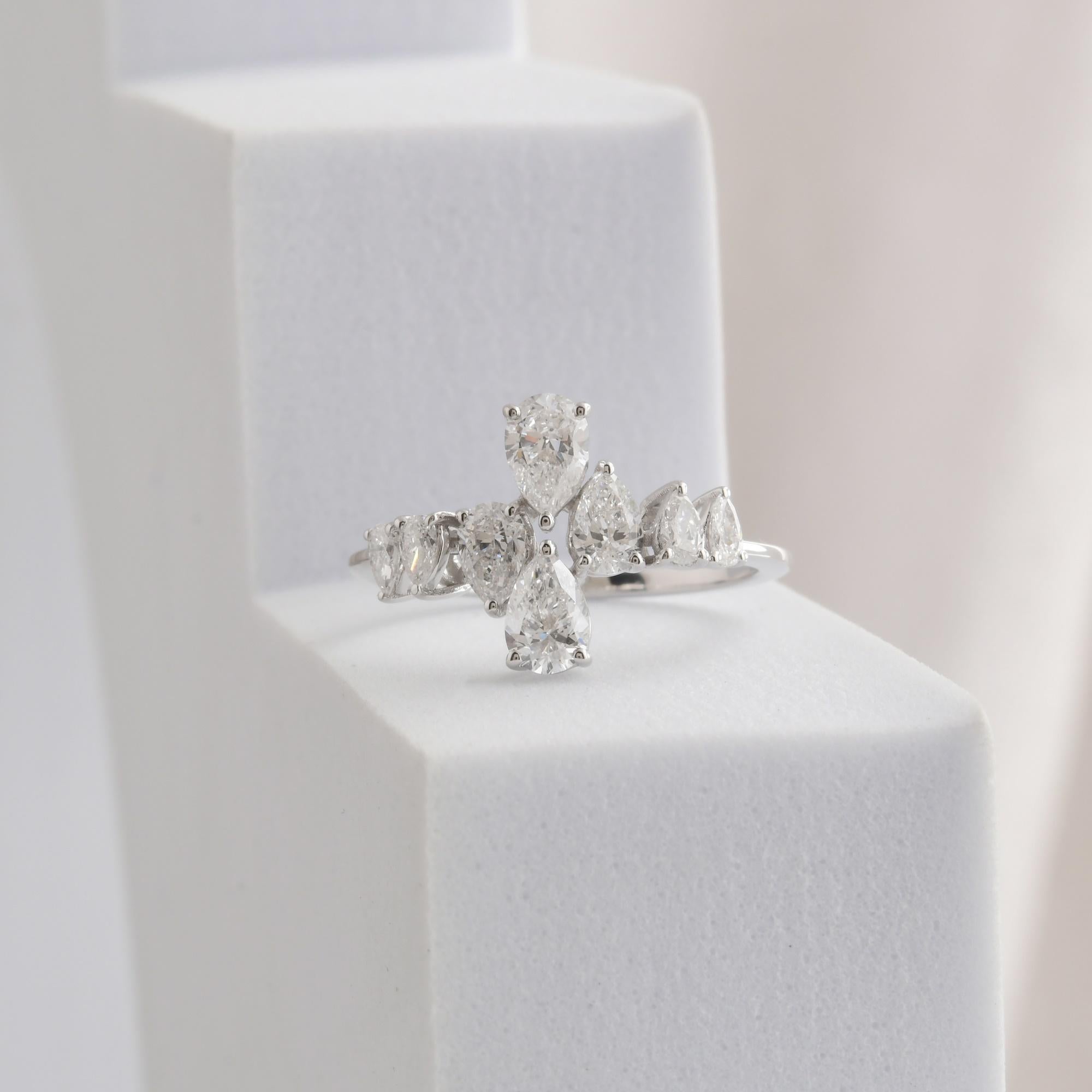 Im Angebot: 1,29 Karat SI Reinheit HI Farbe Birnenschliff Diamant Weißgold Cluster Ring () 8